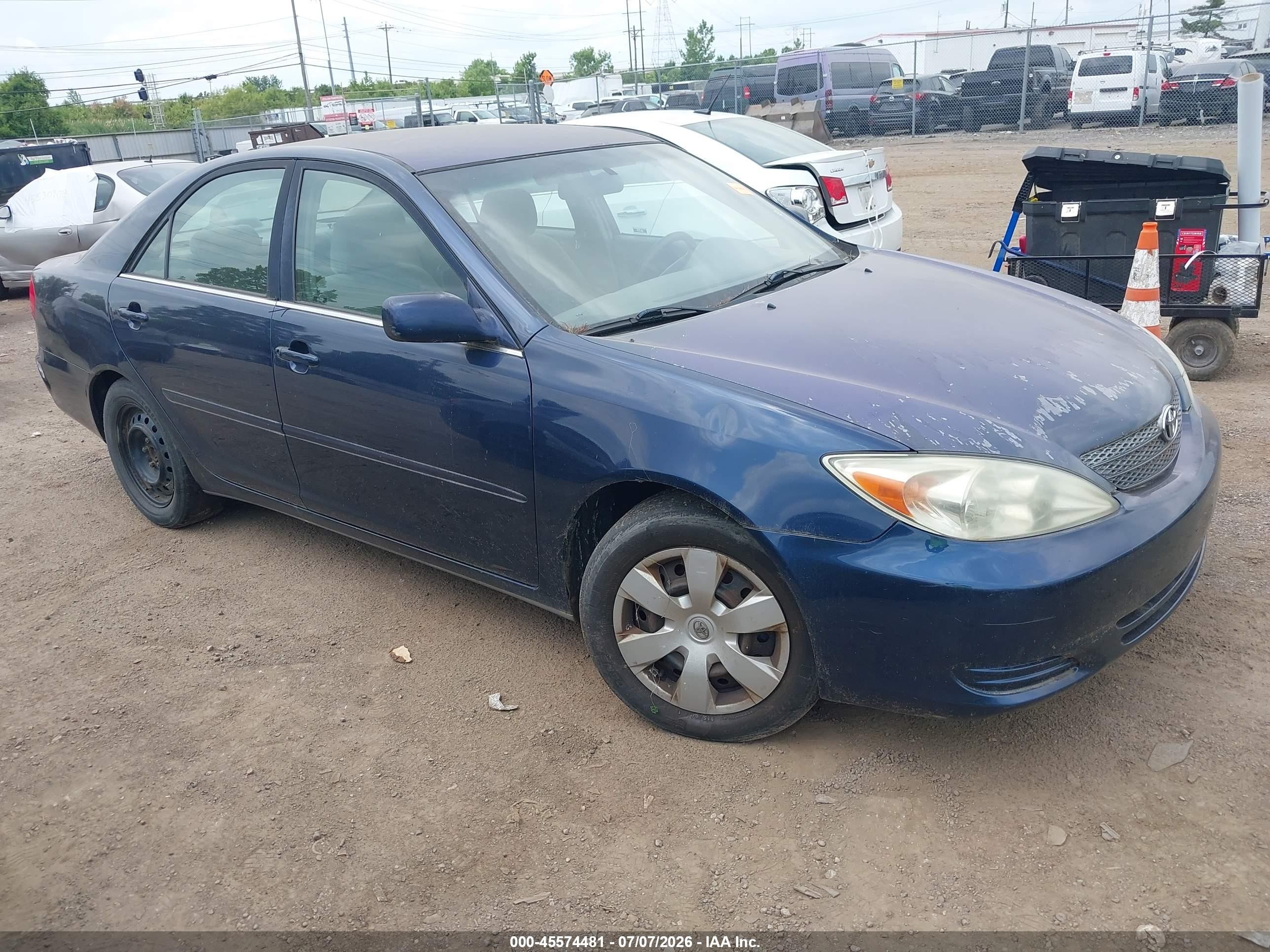 2002 Toyota Camry Le Blue vin: 4T1BE32K02U528395