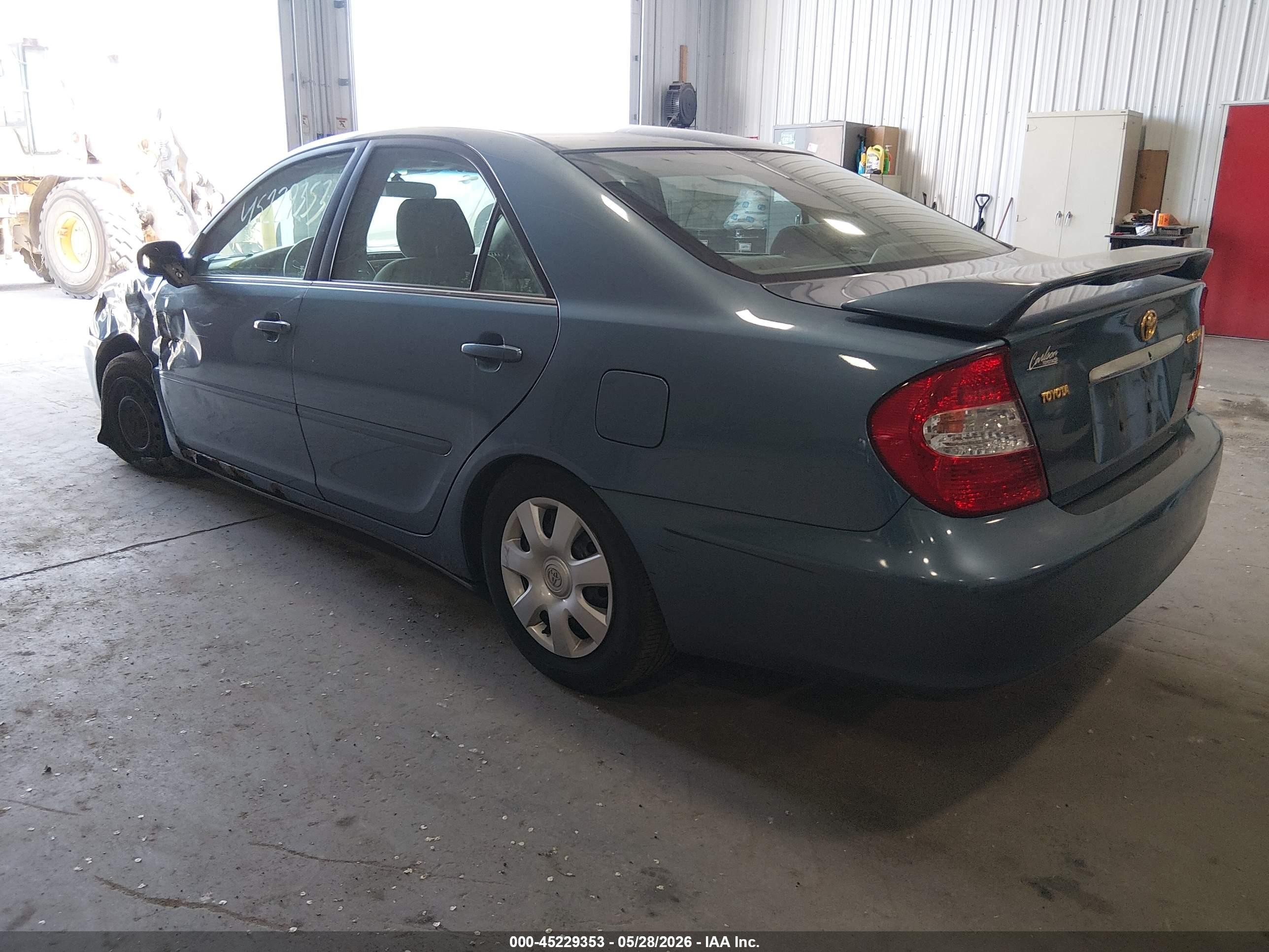2002 Toyota Camry Le Blue vin: 4T1BE32K02U552129