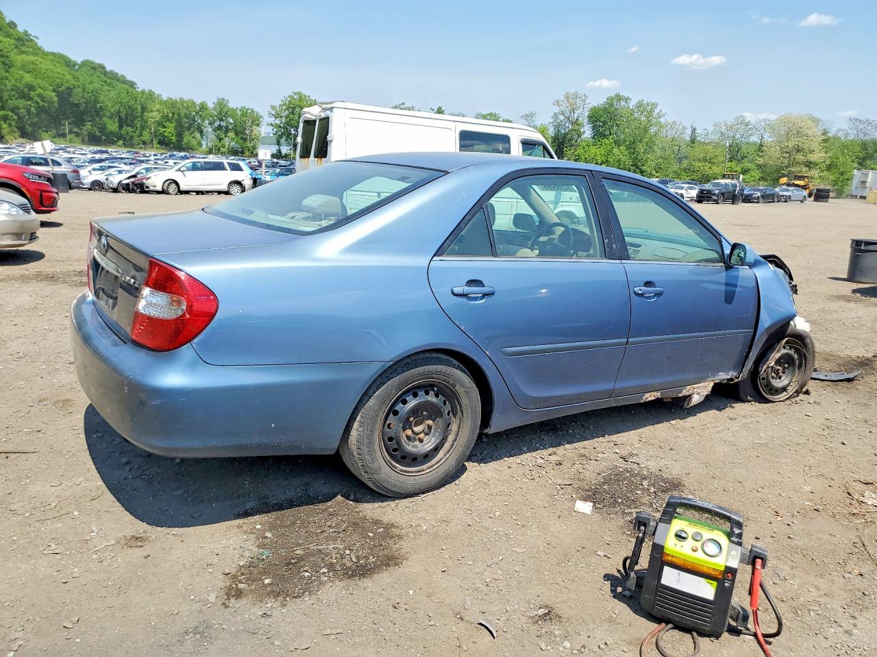 2002 Toyota Camry Le Blue vin: 4T1BE32K02U564829