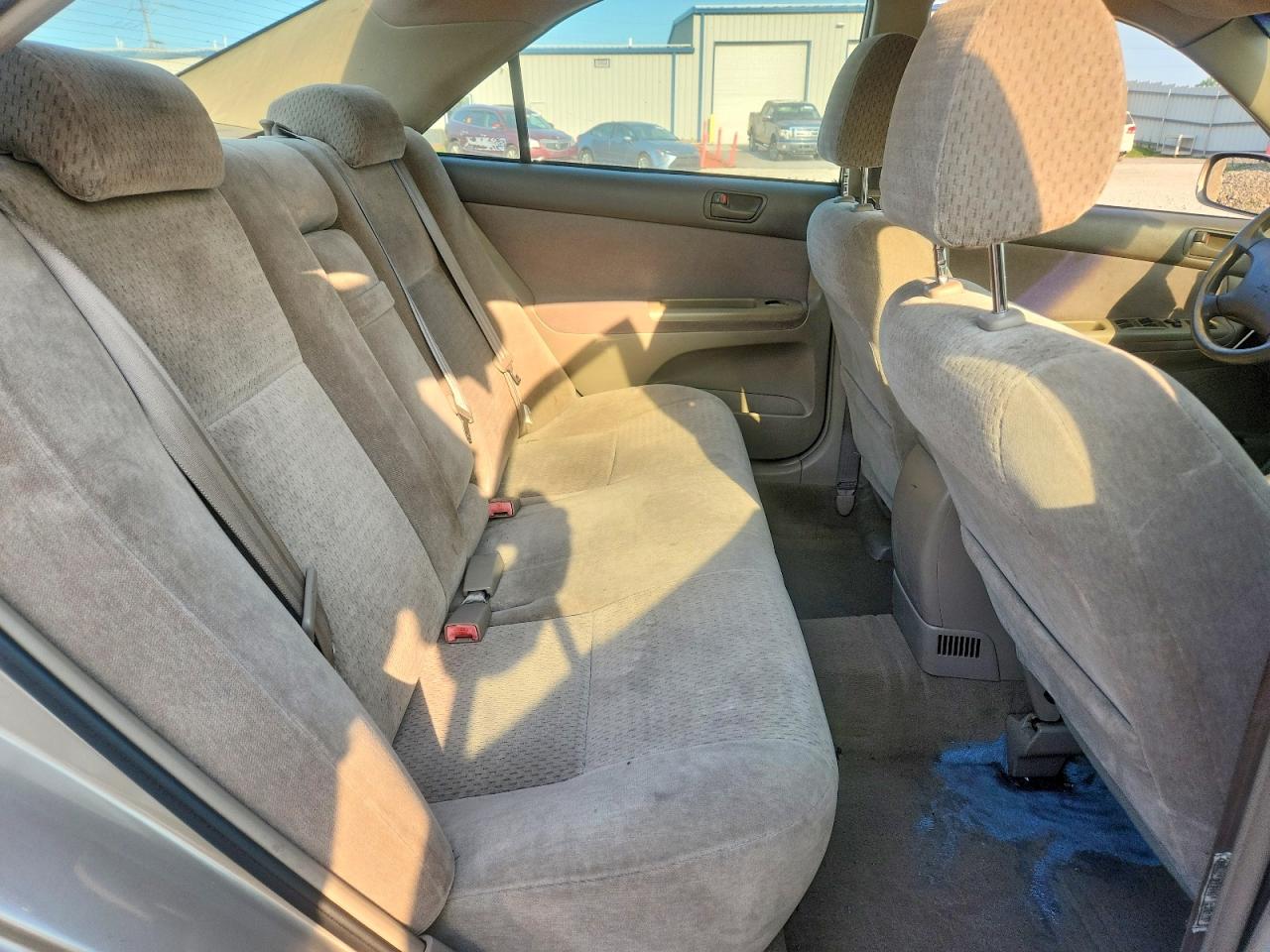 2002 Toyota Camry Le Tan vin: 4T1BE32K02U591674