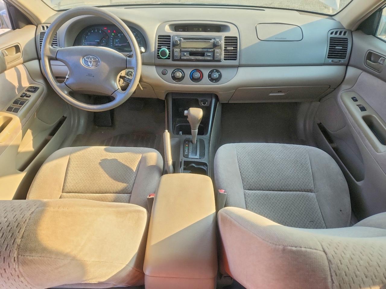 2002 Toyota Camry Le Tan vin: 4T1BE32K02U591674