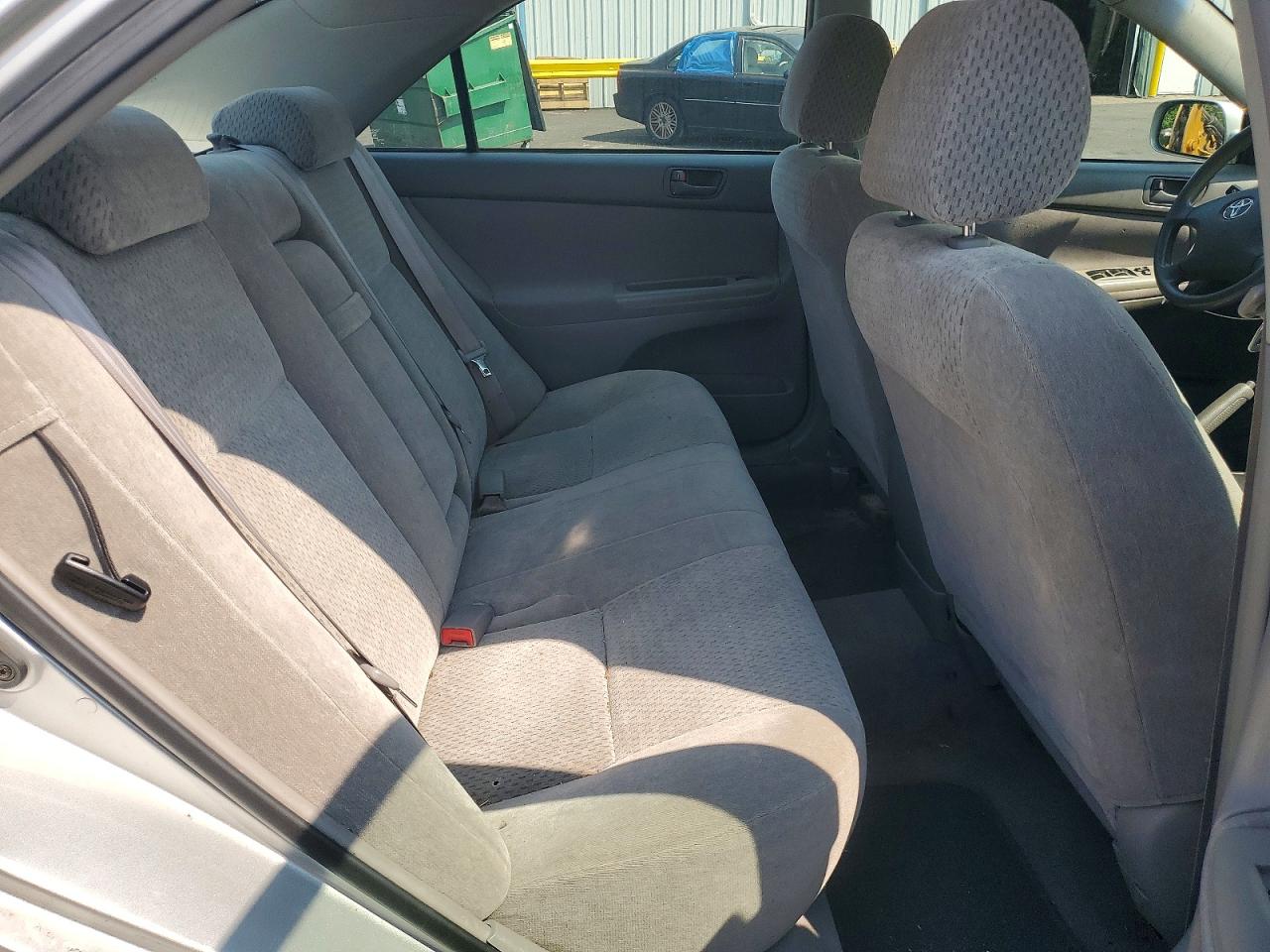2002 Toyota Camry Le Silver vin: 4T1BE32K02U597443