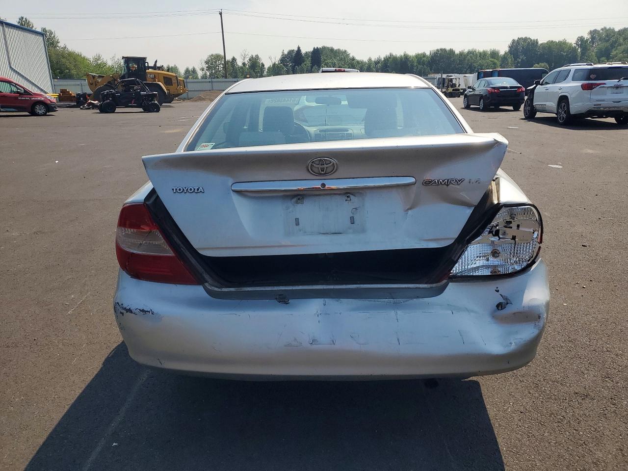 2002 Toyota Camry Le Silver vin: 4T1BE32K02U597443