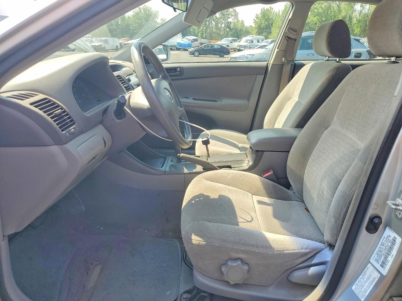 2002 Toyota Camry Le Silver vin: 4T1BE32K02U597443