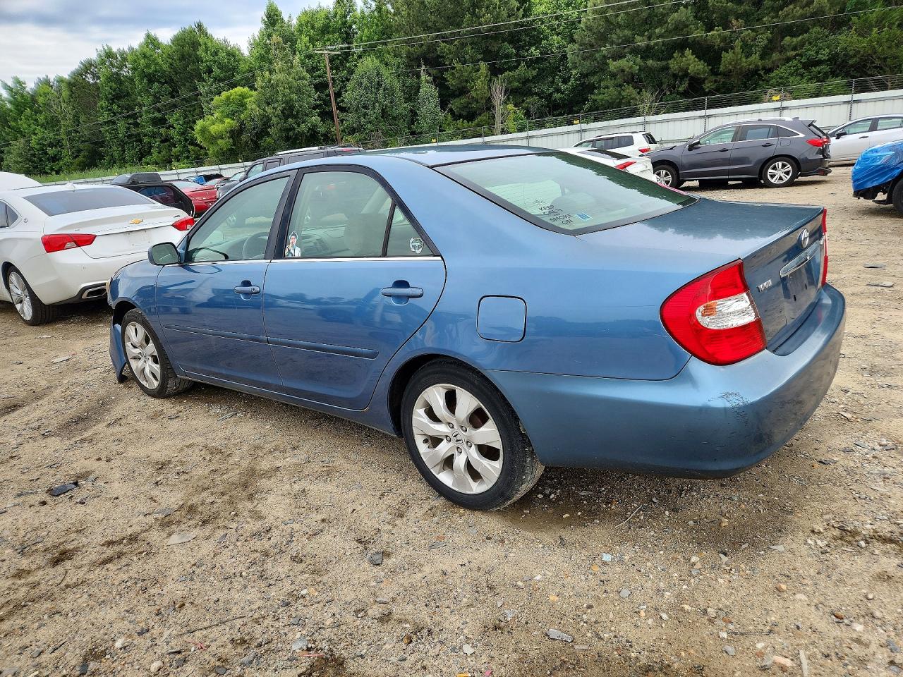 2002 Toyota Camry Le Blue vin: 4T1BE32K02U621630