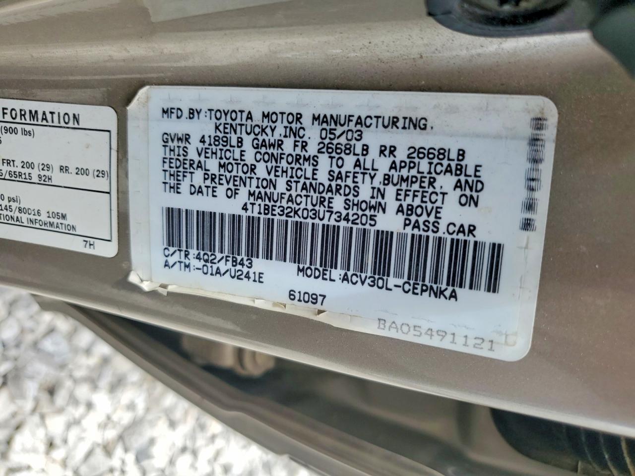 2003 Toyota Camry Le Cream vin: 4T1BE32K03U734205