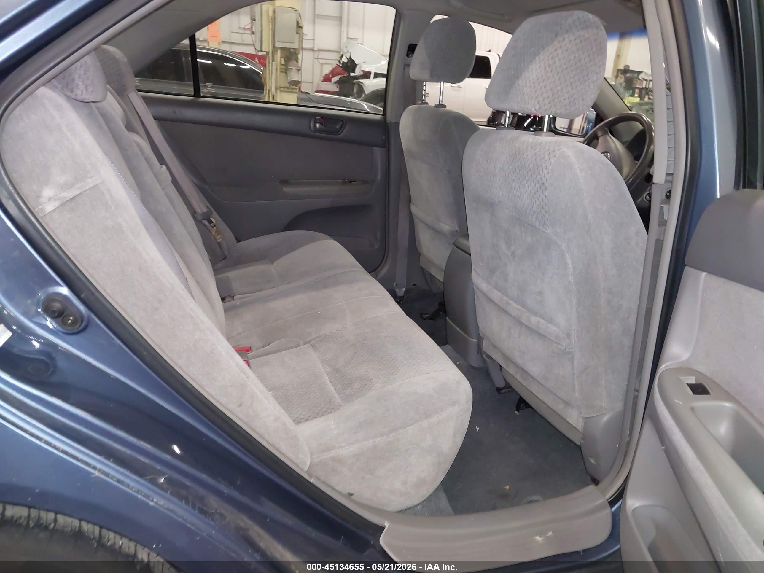 2003 Toyota Camry Le Blue vin: 4T1BE32K03U742658