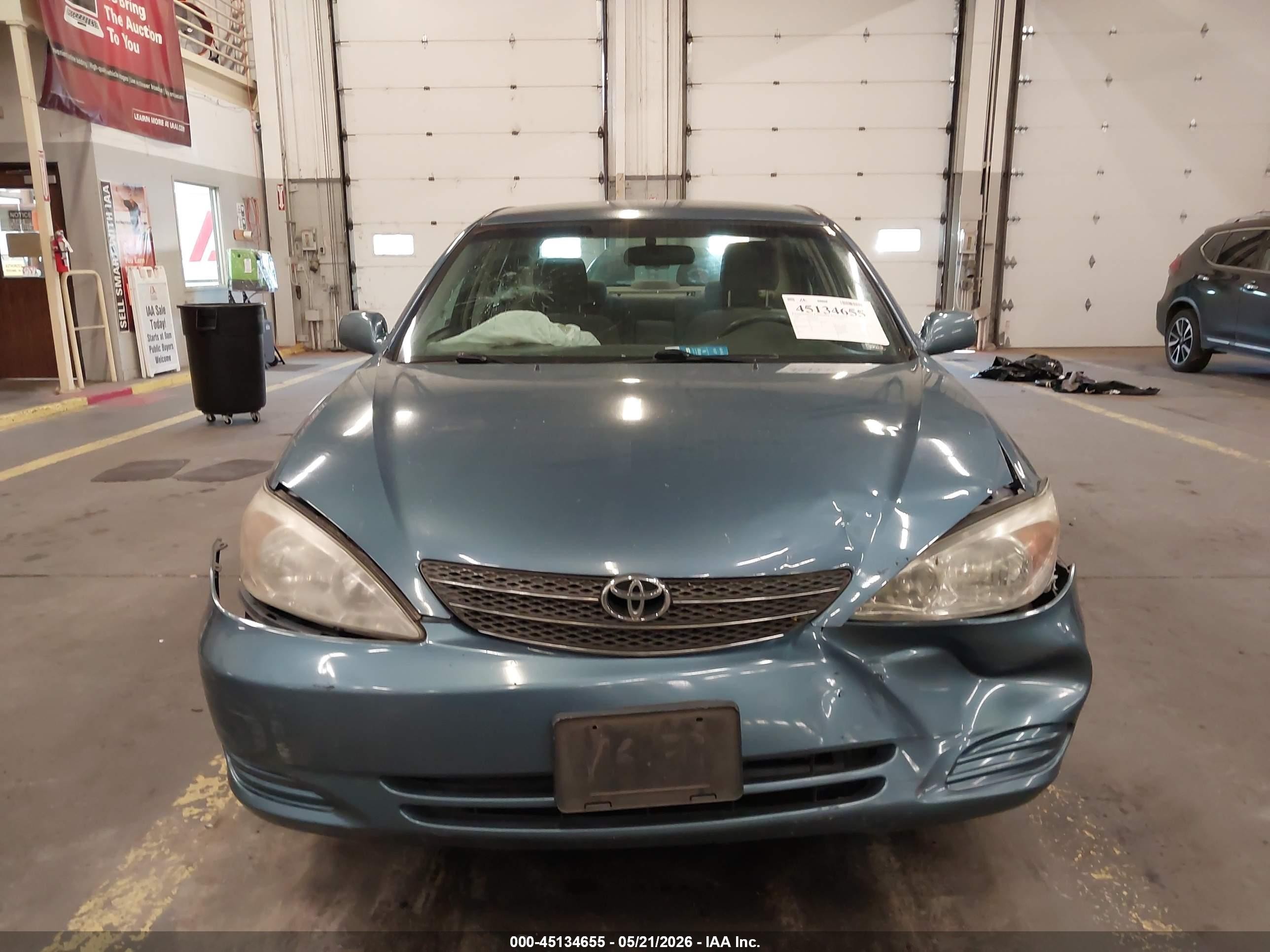 2003 Toyota Camry Le Blue vin: 4T1BE32K03U742658