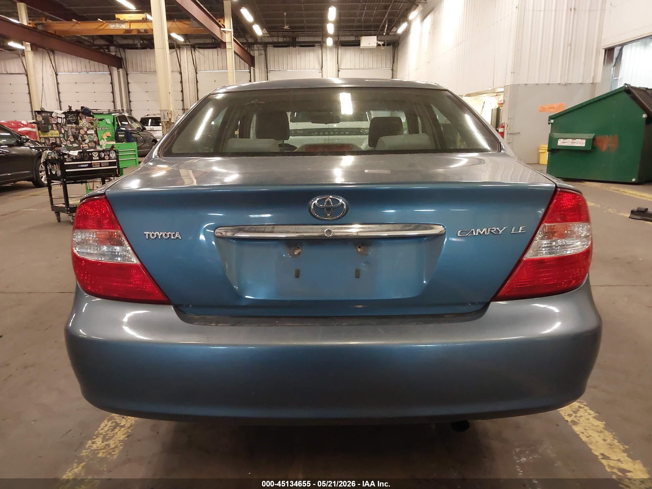 2003 Toyota Camry Le Blue vin: 4T1BE32K03U742658