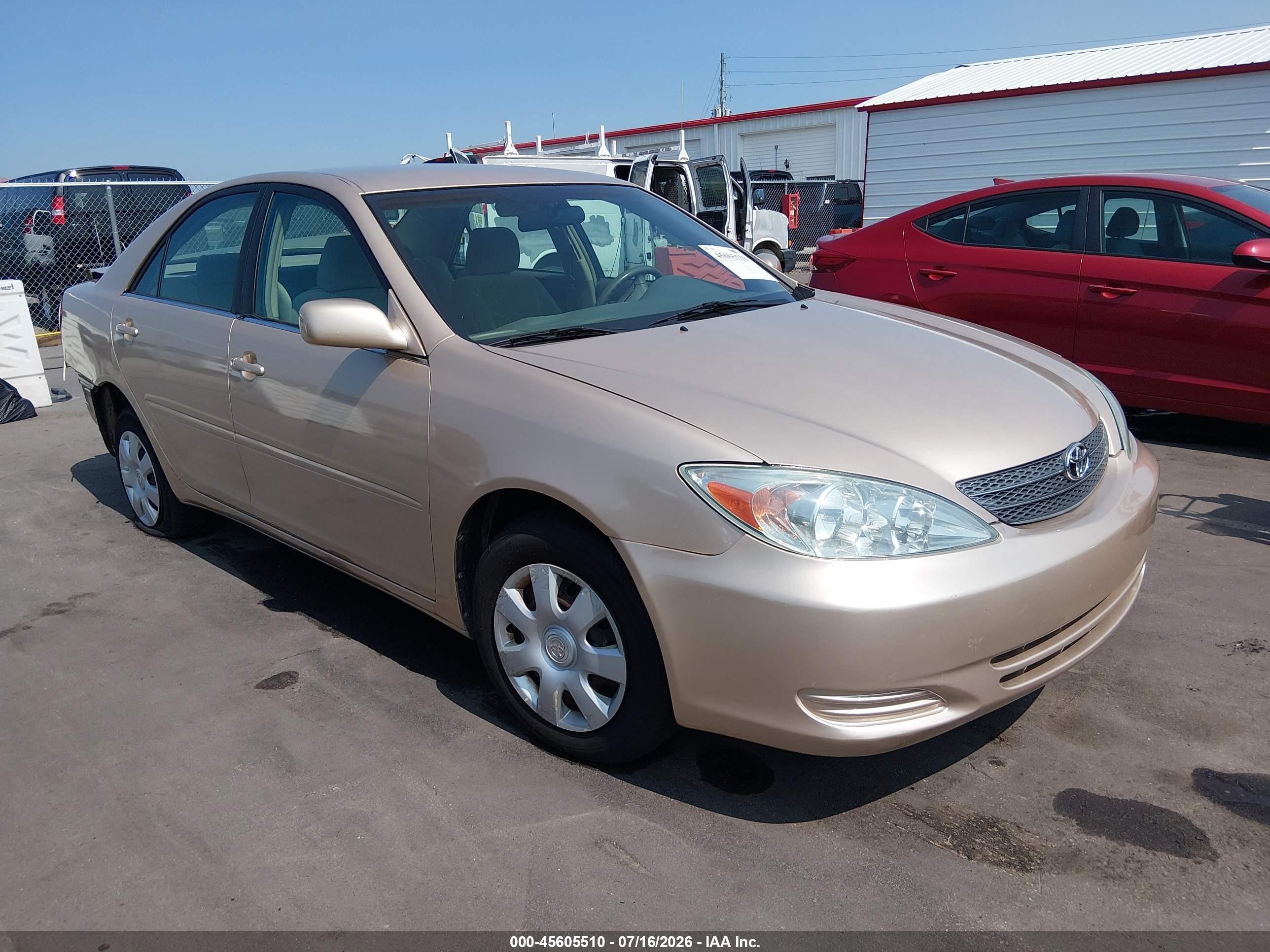 2003 Toyota Camry Le Gold vin: 4T1BE32K03U757046