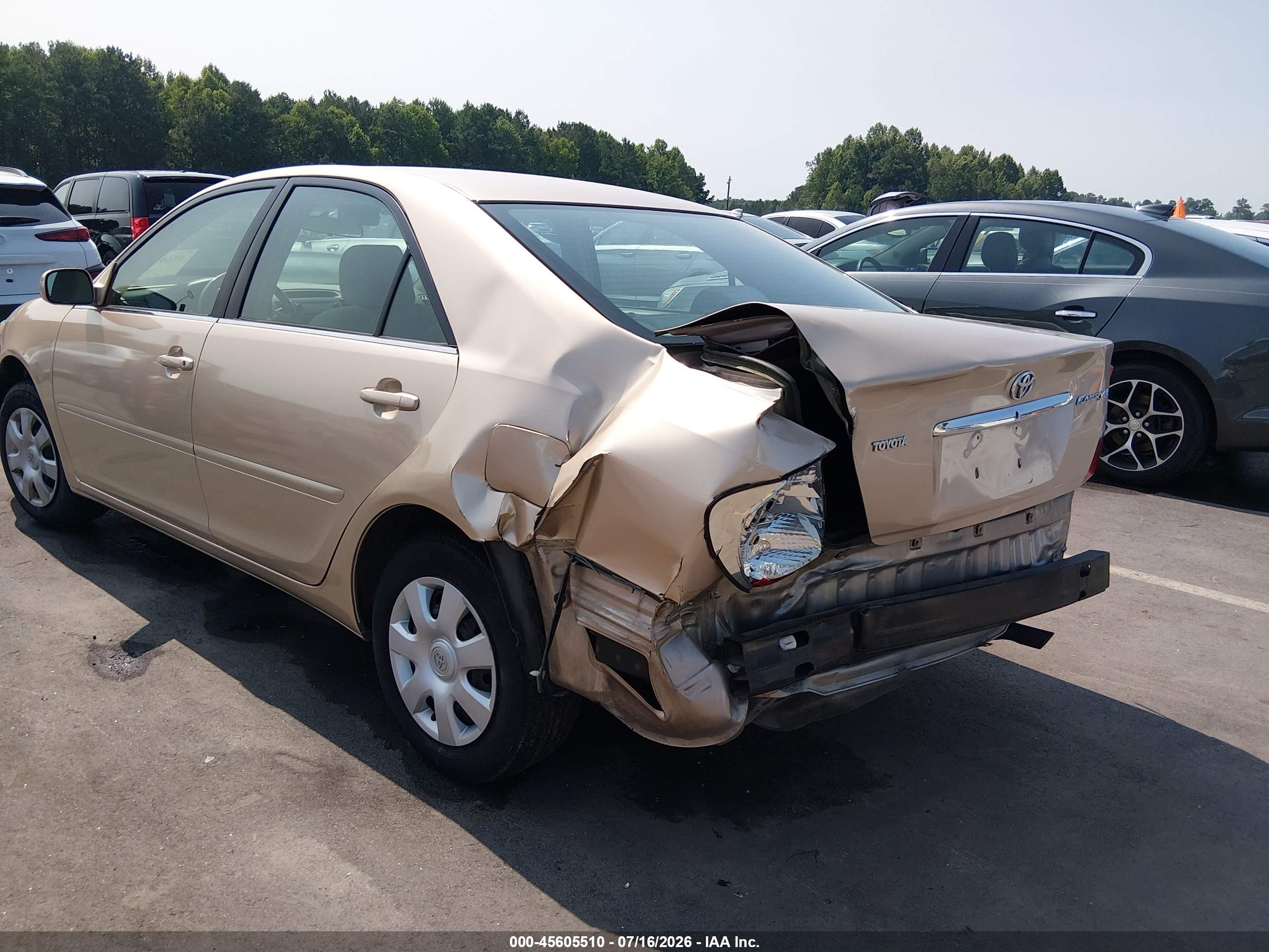 2003 Toyota Camry Le Gold vin: 4T1BE32K03U757046