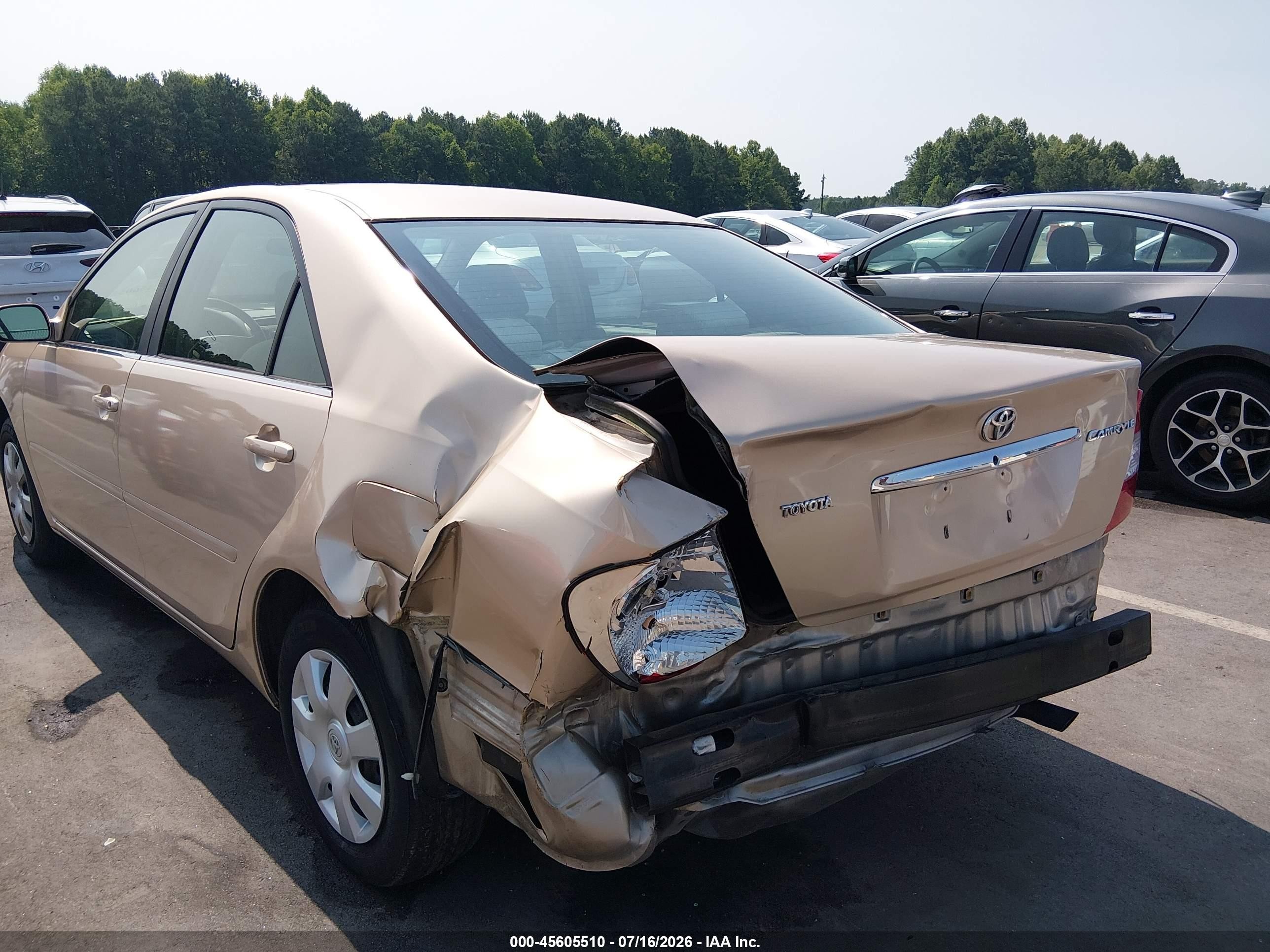 2003 Toyota Camry Le Gold vin: 4T1BE32K03U757046