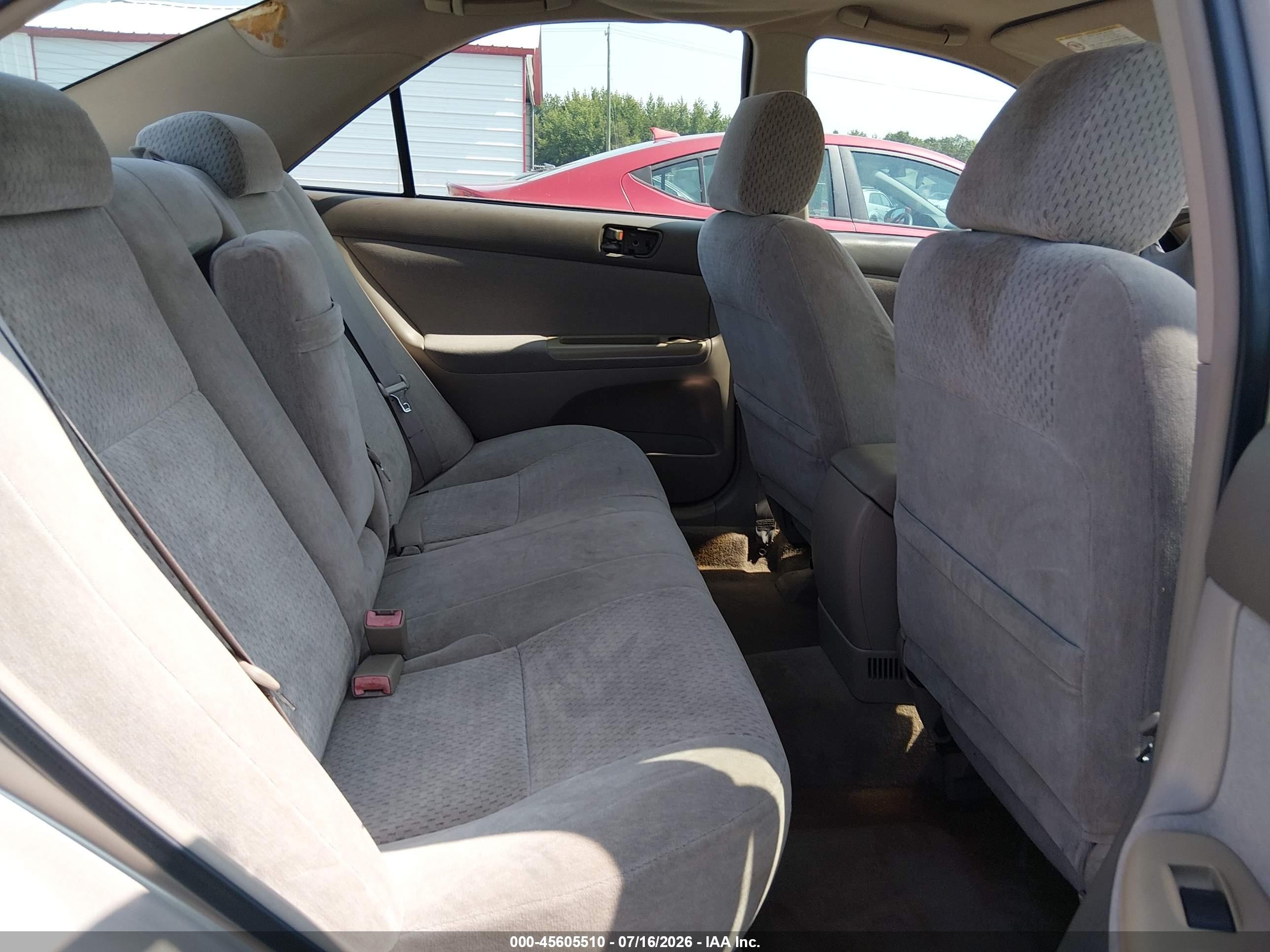 2003 Toyota Camry Le Gold vin: 4T1BE32K03U757046