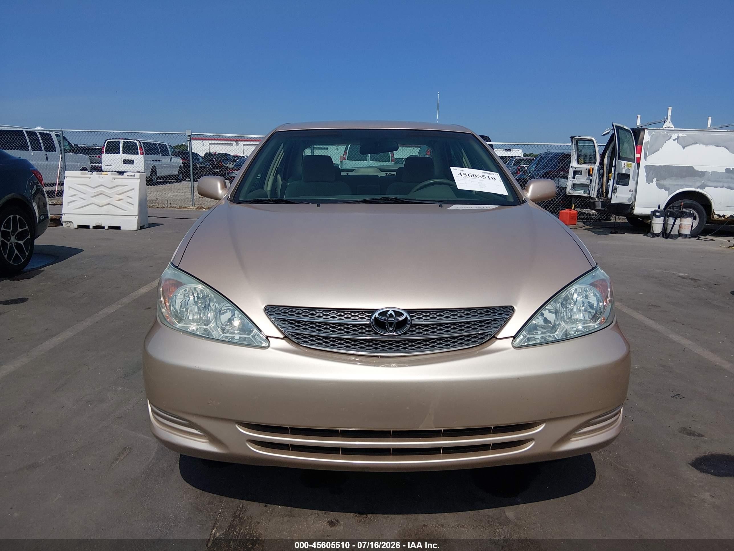 2003 Toyota Camry Le Gold vin: 4T1BE32K03U757046
