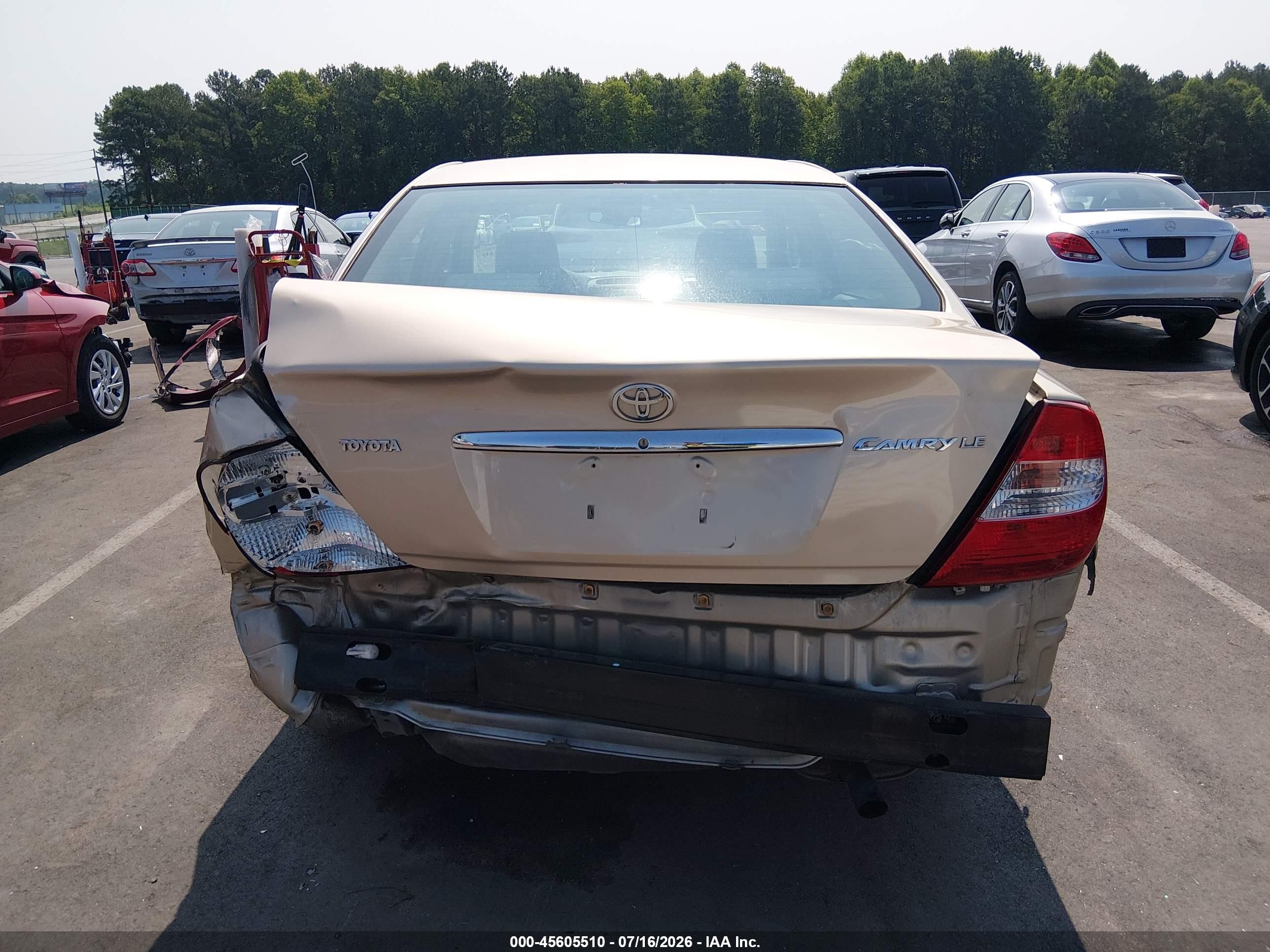 2003 Toyota Camry Le Gold vin: 4T1BE32K03U757046