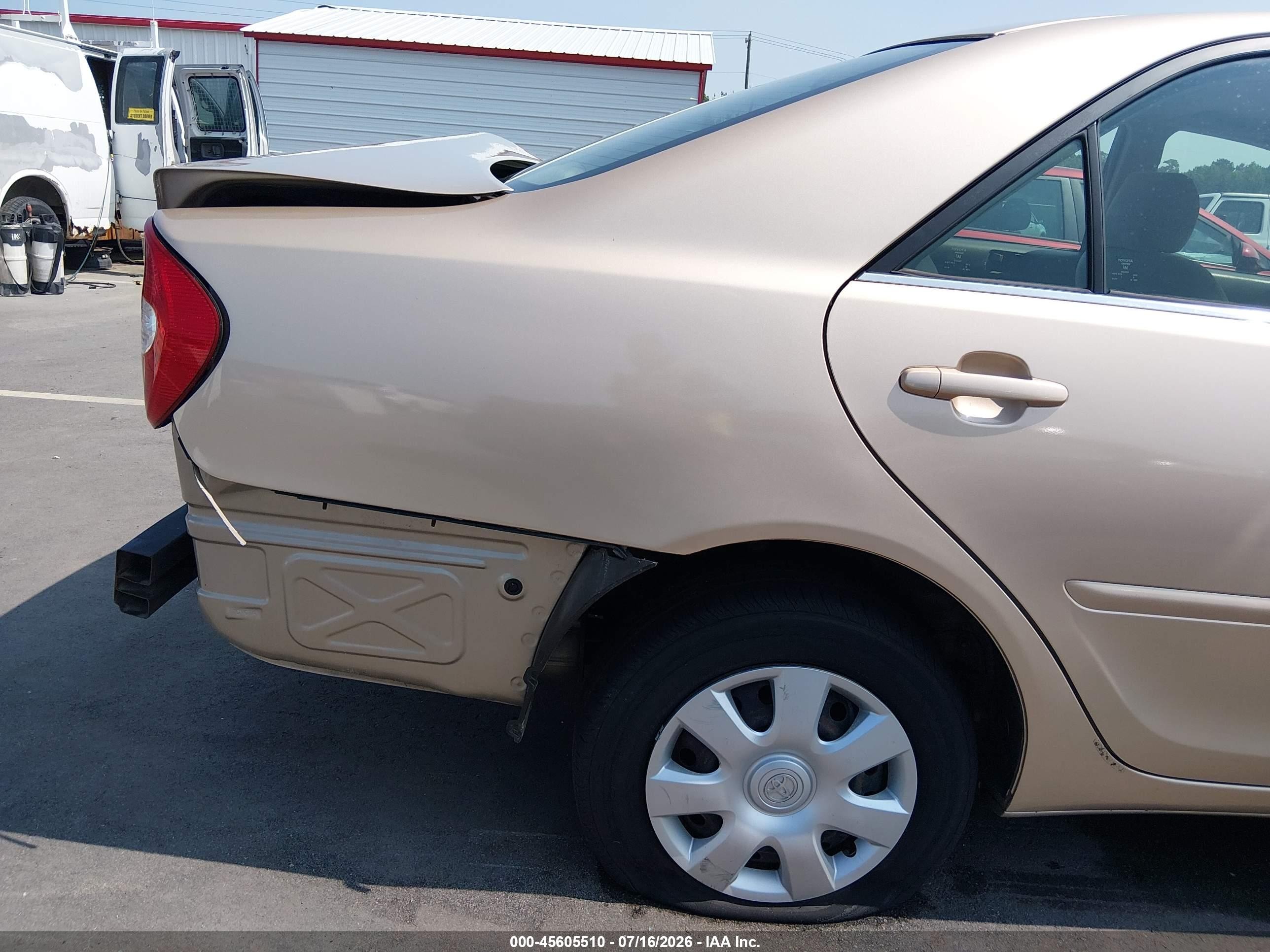 2003 Toyota Camry Le Gold vin: 4T1BE32K03U757046