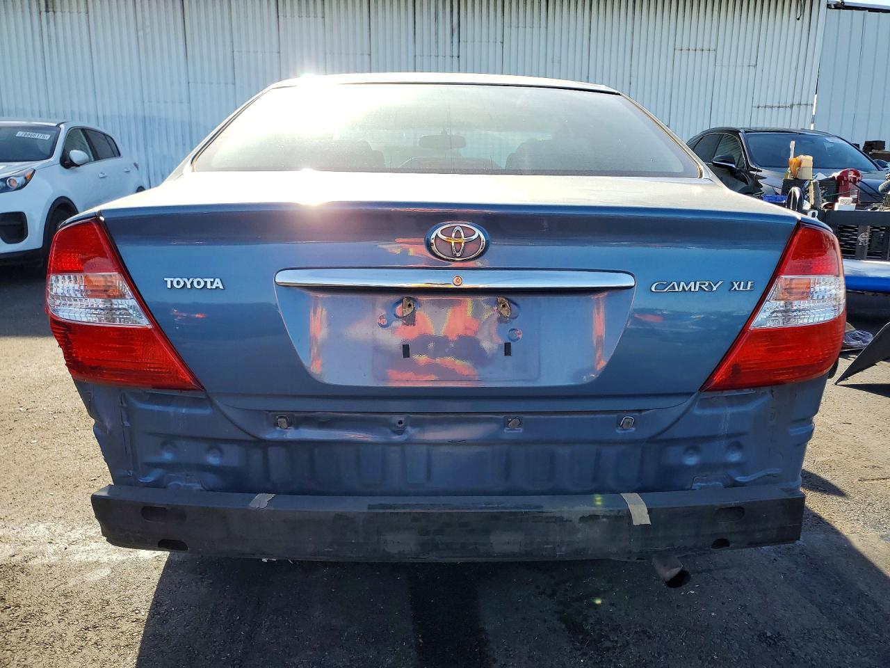 2003 Toyota Camry Le Blue vin: 4T1BE32K03U759640