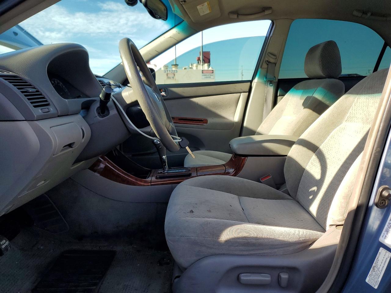2003 Toyota Camry Le Blue vin: 4T1BE32K03U759640