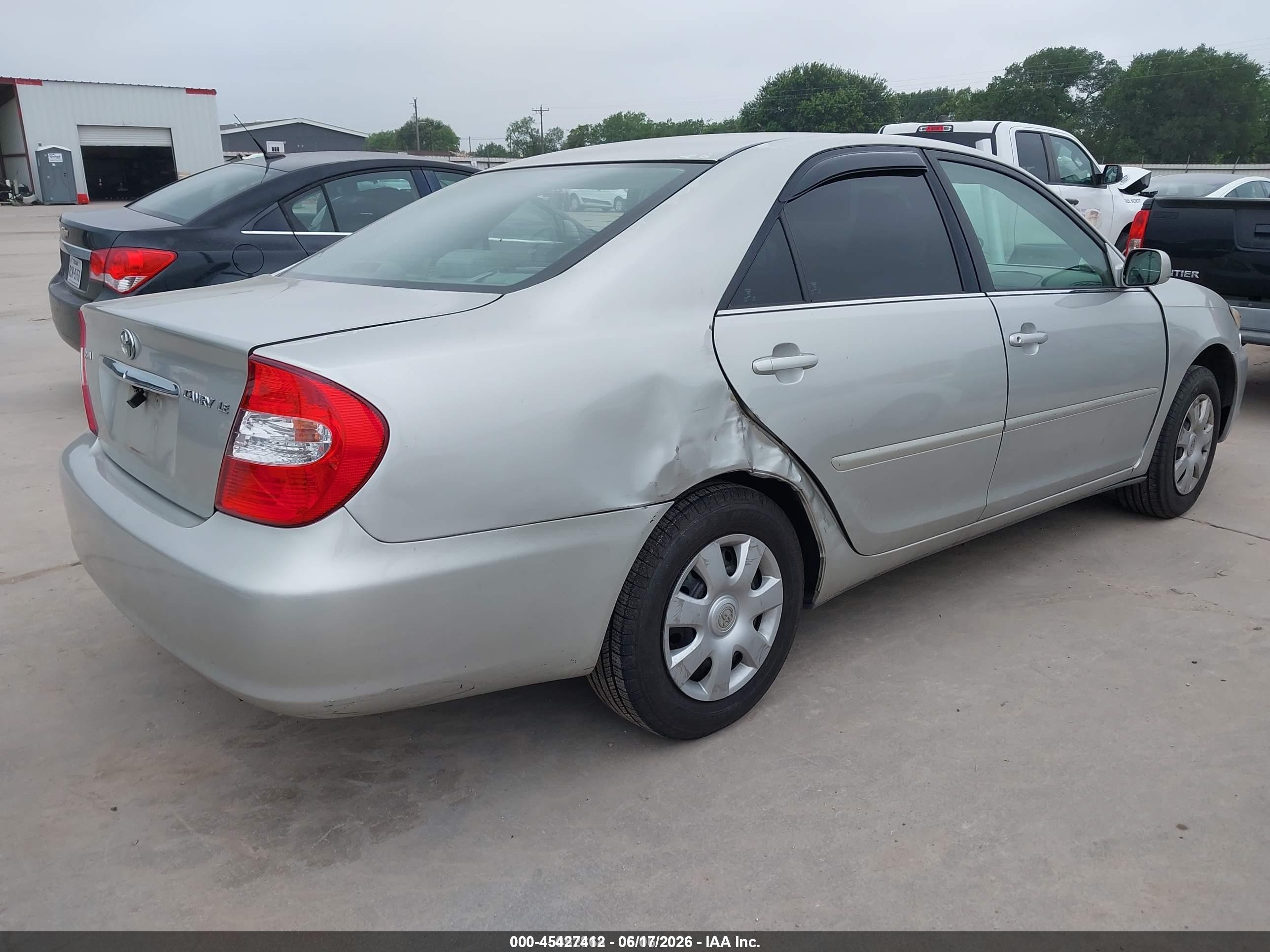 2003 Toyota Camry Le Серебряный vin: 4T1BE32K03U770427