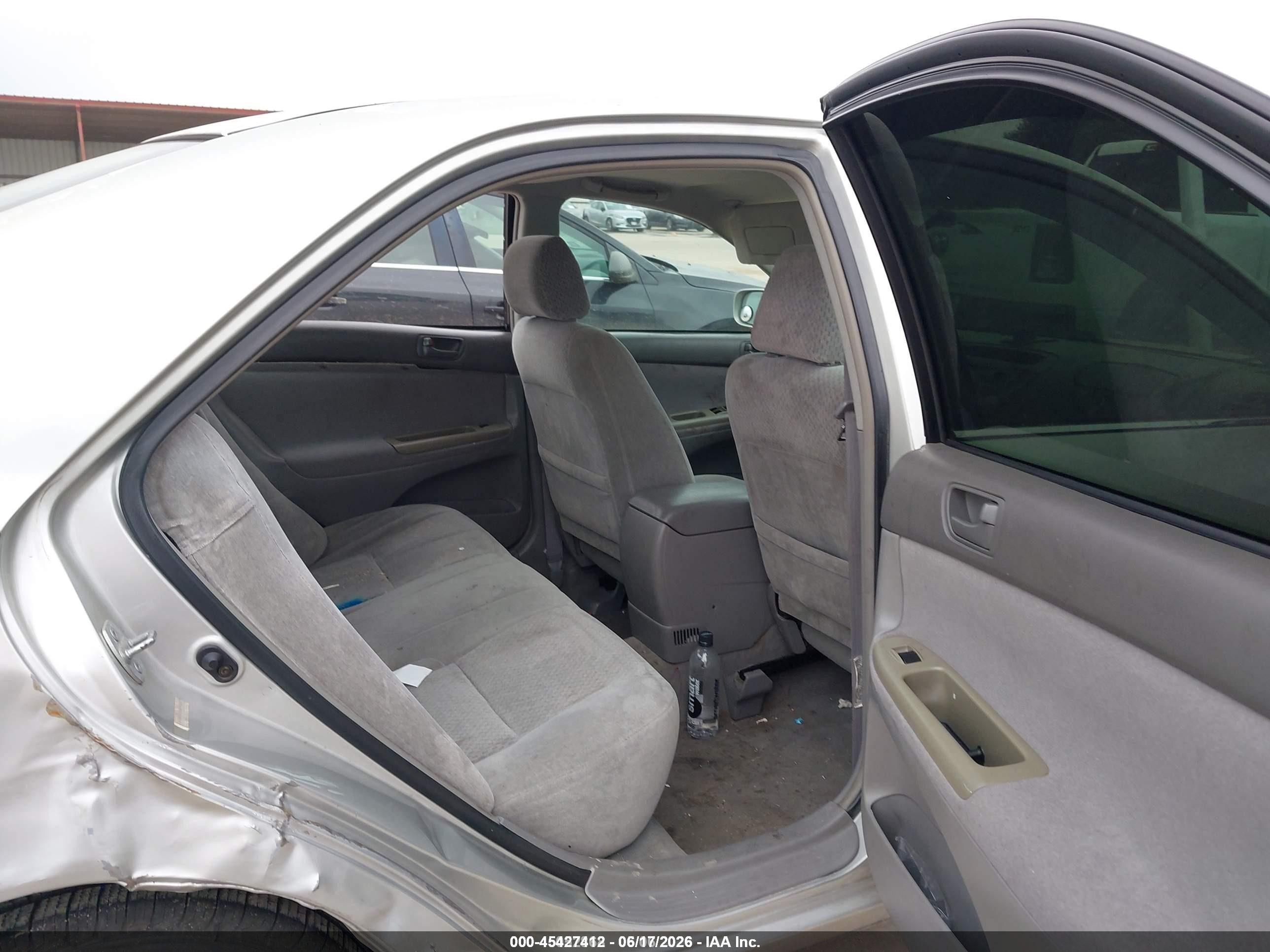 2003 Toyota Camry Le Серебряный vin: 4T1BE32K03U770427
