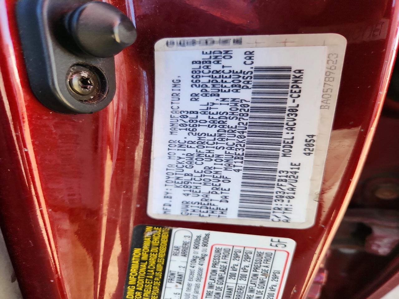 2004 Toyota Camry Le Red vin: 4T1BE32K04U278207