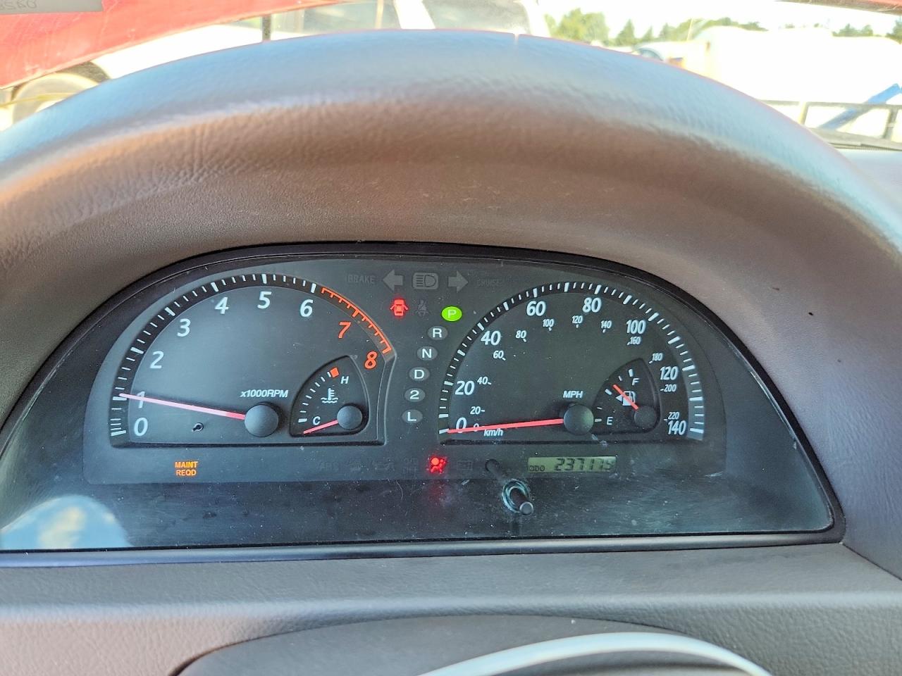2004 Toyota Camry Le Red vin: 4T1BE32K04U278207