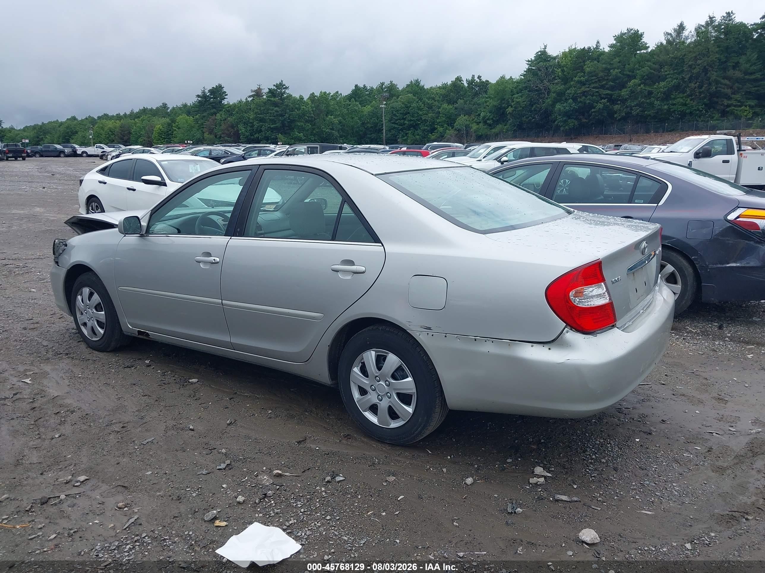 2004 Toyota Camry Le Silver vin: 4T1BE32K04U301470