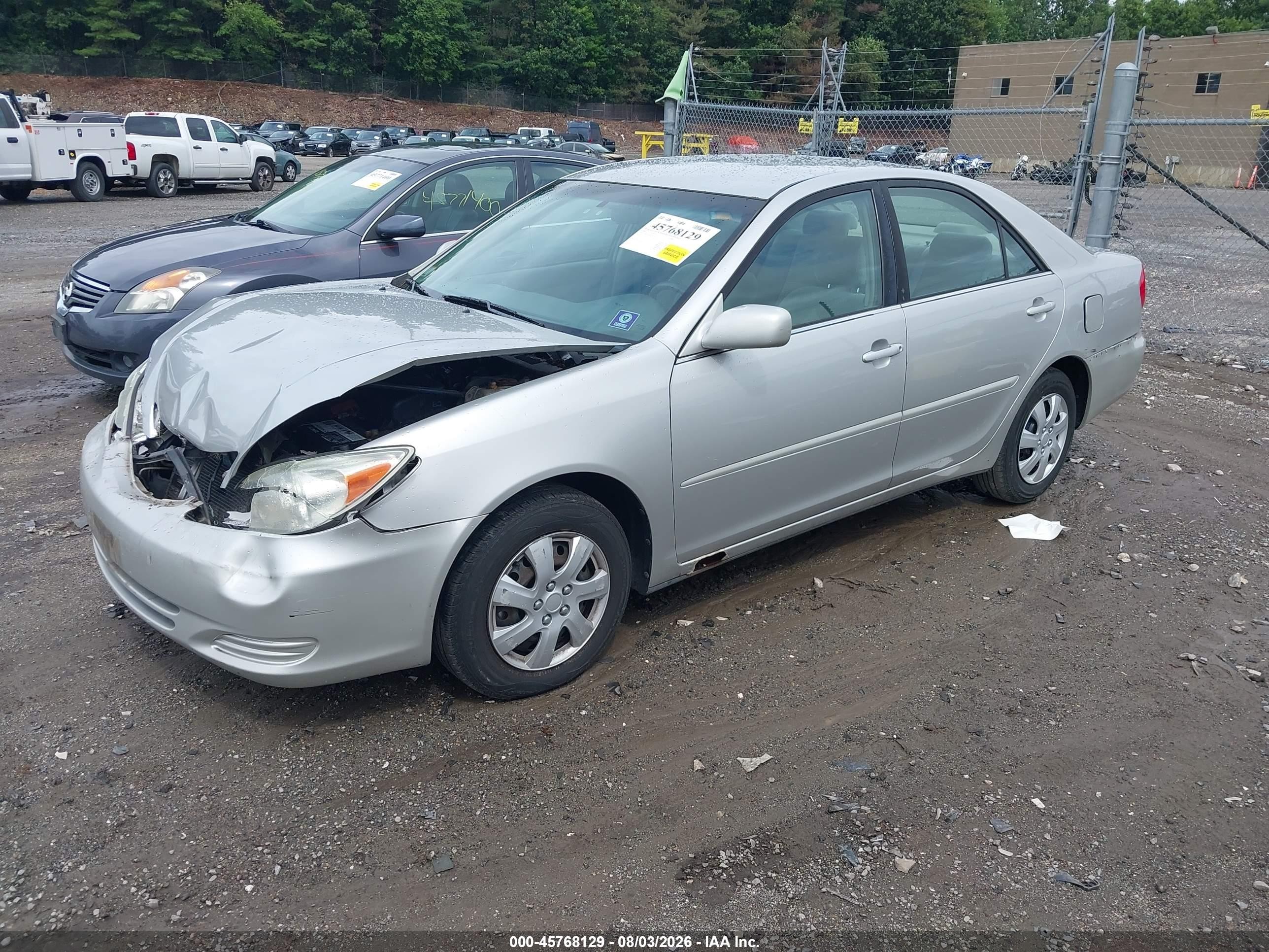 2004 Toyota Camry Le Silver vin: 4T1BE32K04U301470