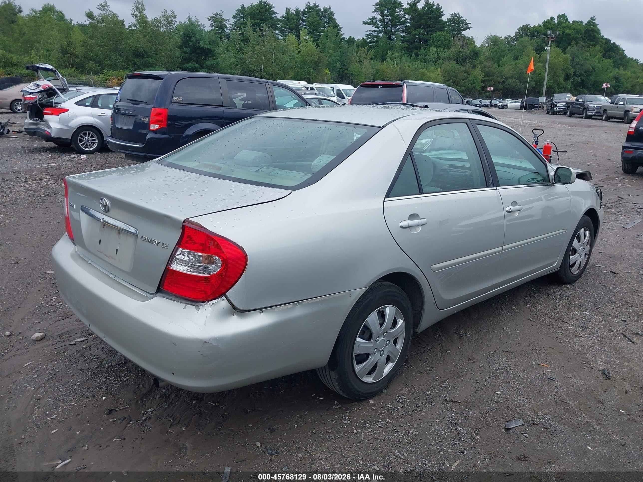 2004 Toyota Camry Le Silver vin: 4T1BE32K04U301470