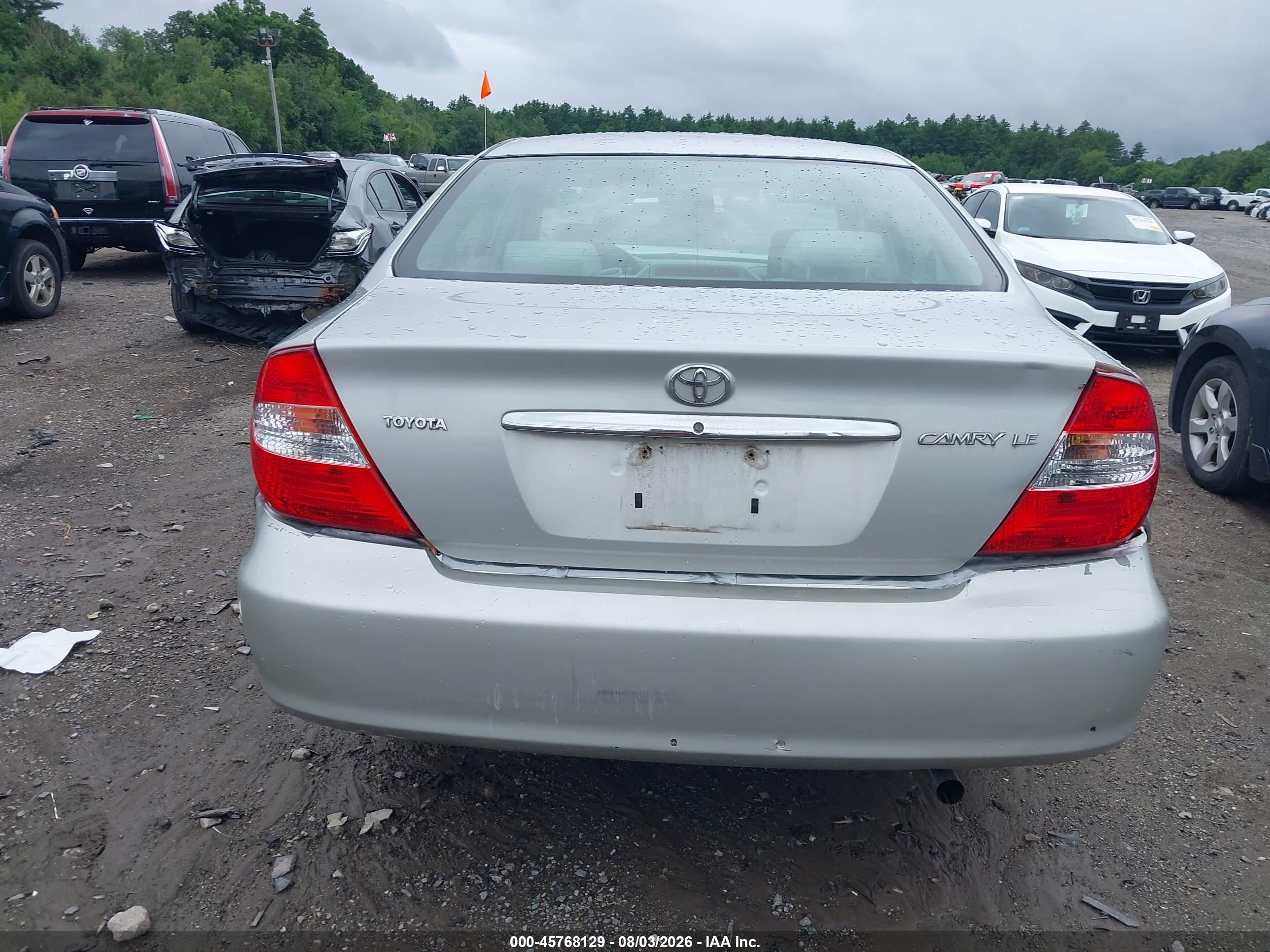 2004 Toyota Camry Le Silver vin: 4T1BE32K04U301470