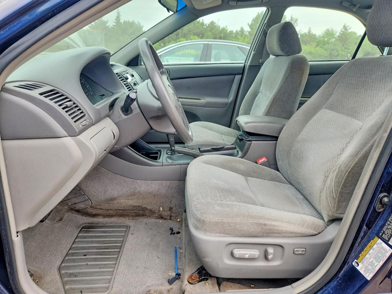 2004 Toyota Camry Le Blue vin: 4T1BE32K04U320312