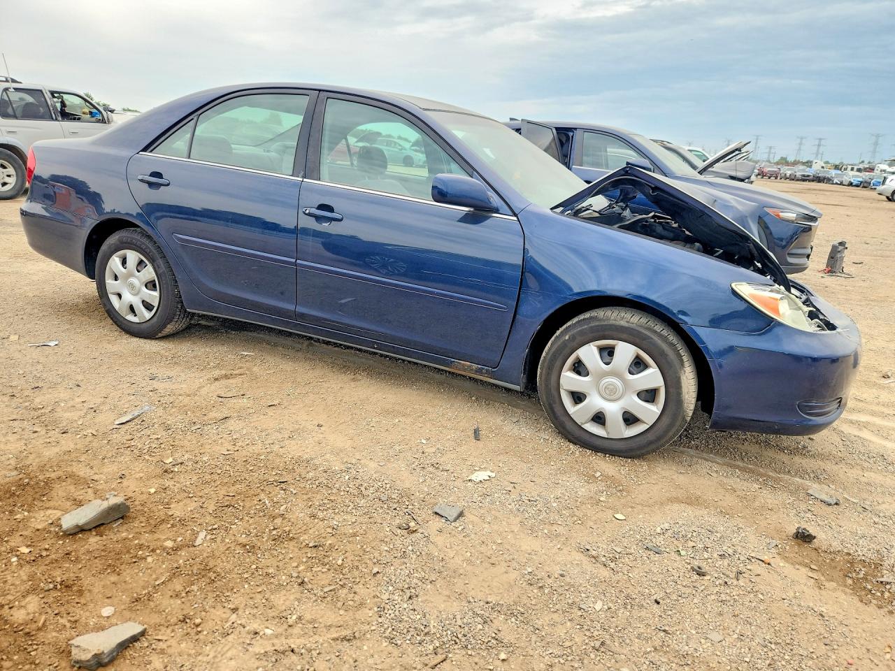 2004 Toyota Camry Le Blue vin: 4T1BE32K04U320312