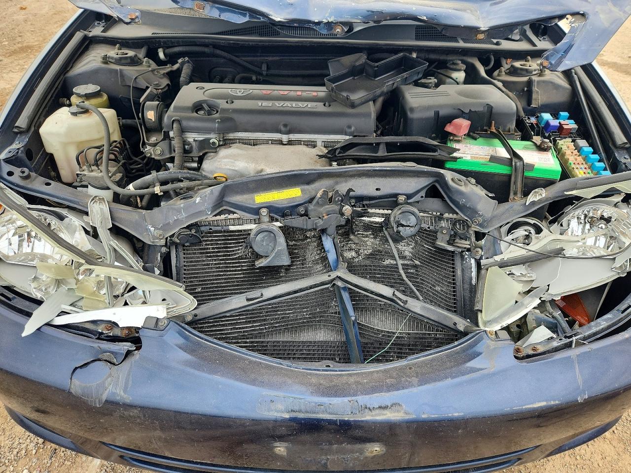 2004 Toyota Camry Le Blue vin: 4T1BE32K04U320312