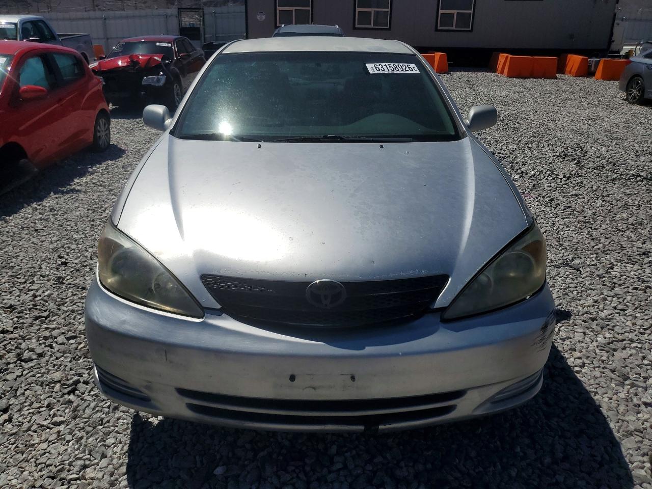 2004 Toyota Camry Le Silver vin: 4T1BE32K04U327907