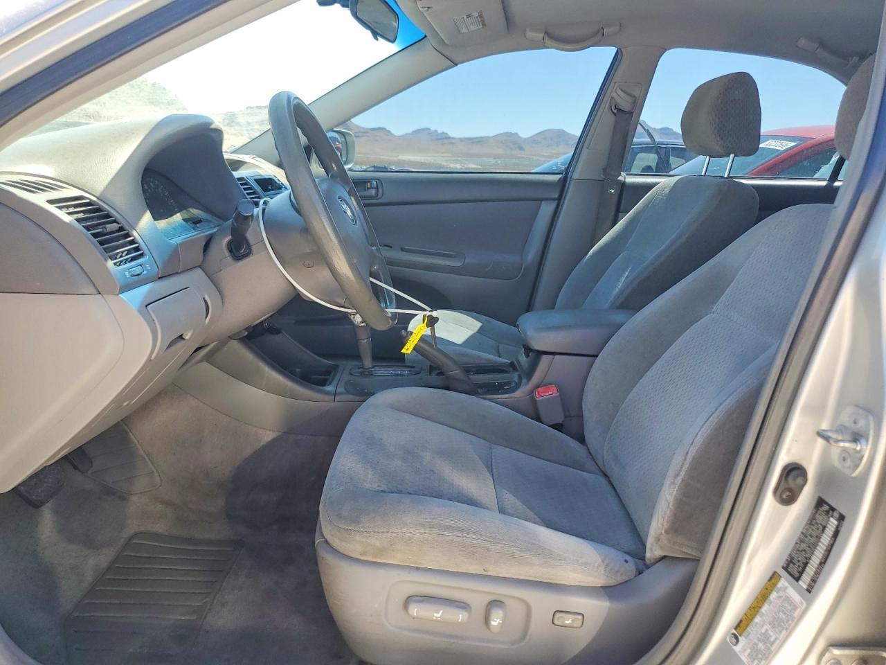 2004 Toyota Camry Le Silver vin: 4T1BE32K04U327907