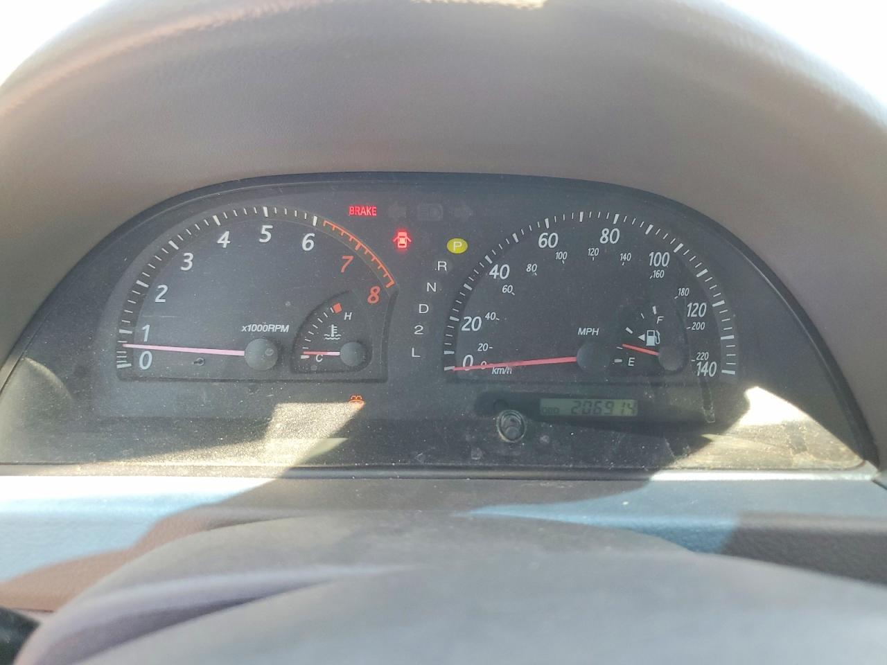 2004 Toyota Camry Le Silver vin: 4T1BE32K04U327907