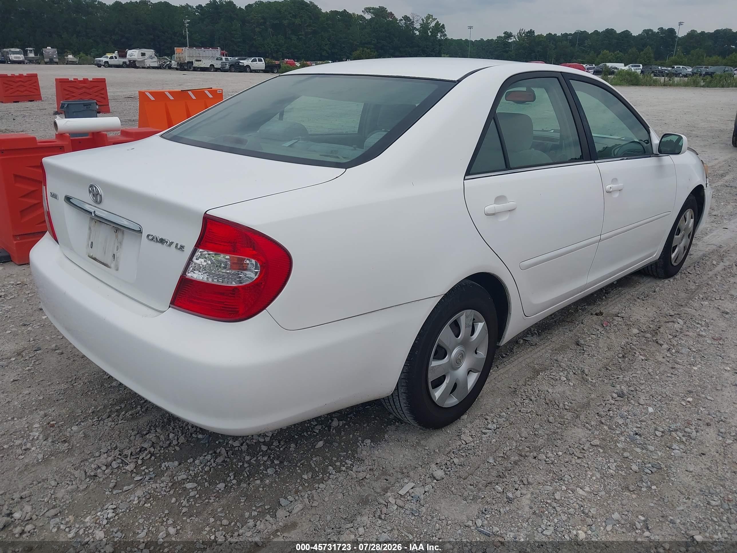 2004 Toyota Camry Le White vin: 4T1BE32K04U330709
