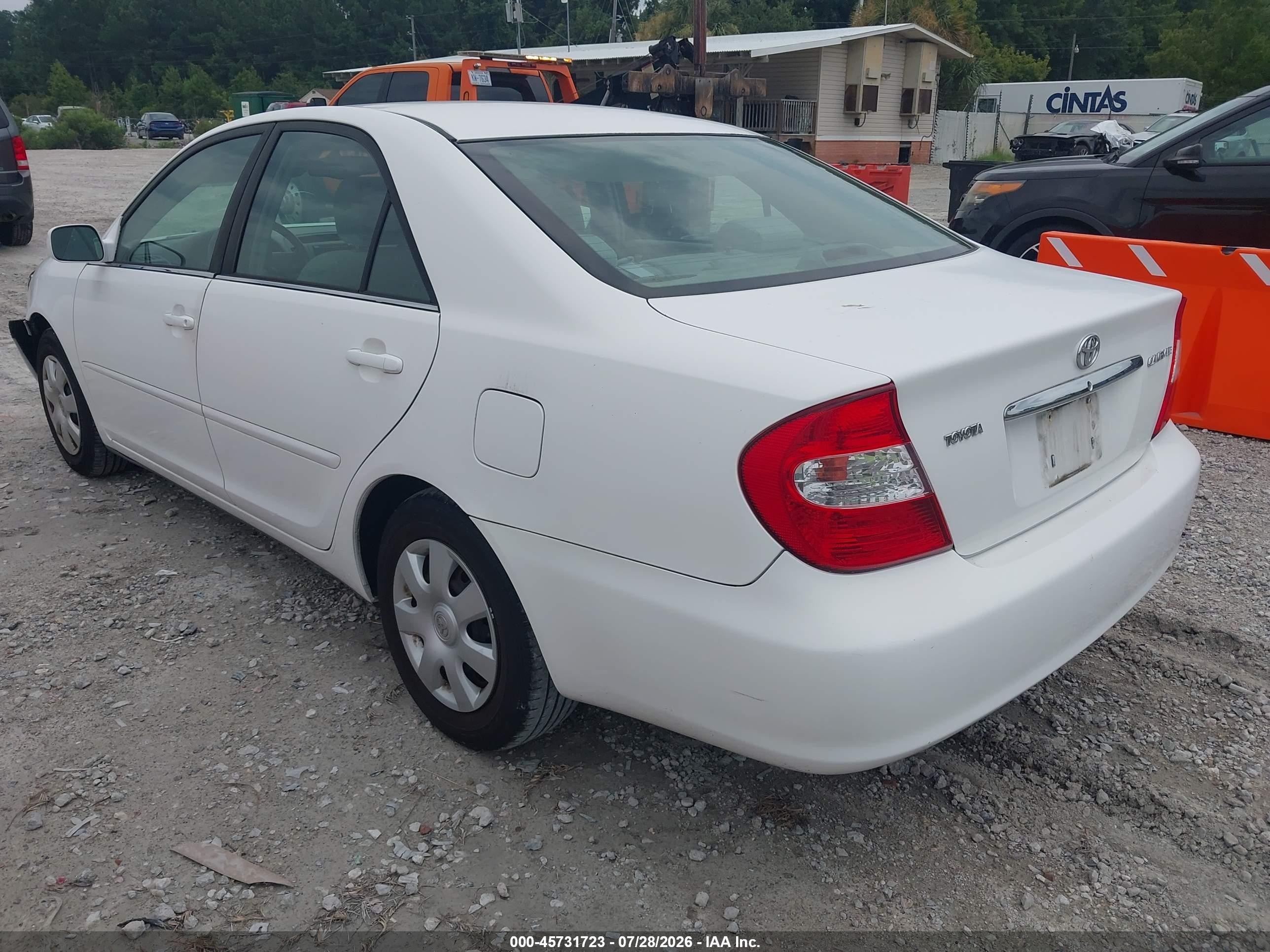 2004 Toyota Camry Le White vin: 4T1BE32K04U330709