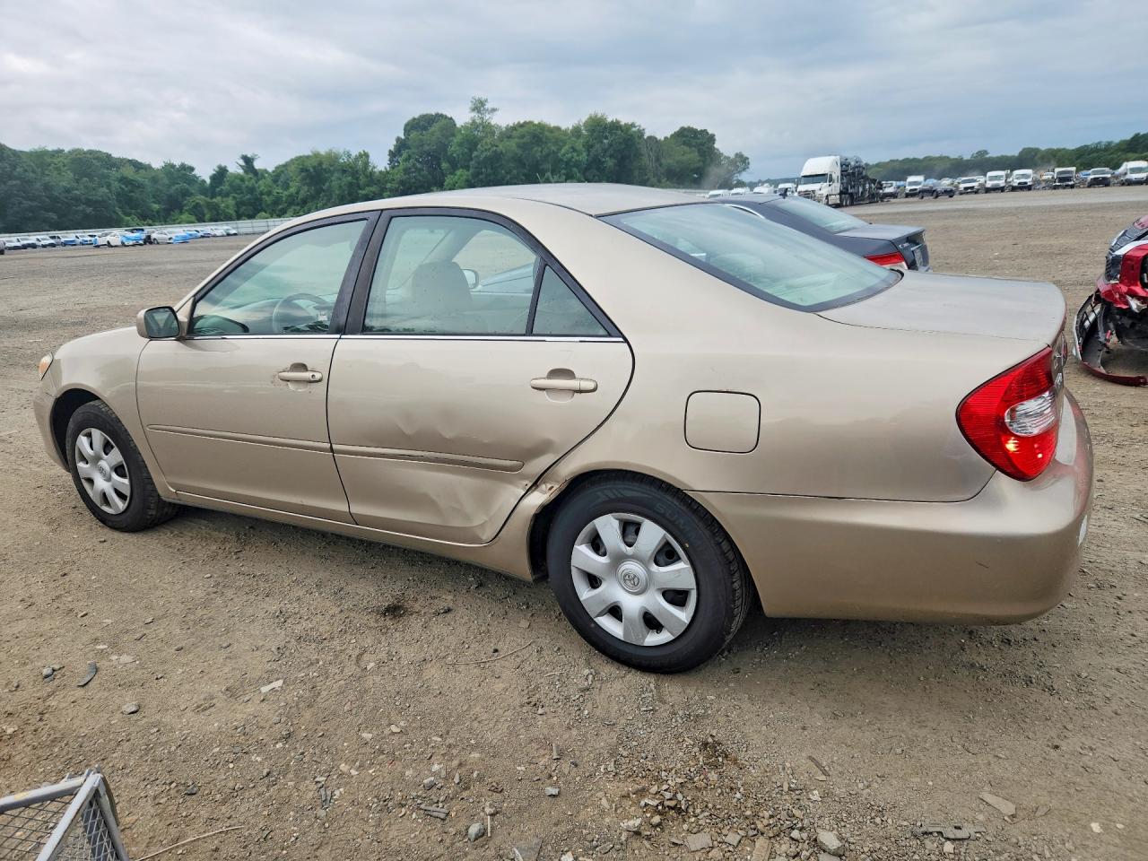 2004 Toyota Camry Le Золотой vin: 4T1BE32K04U355139