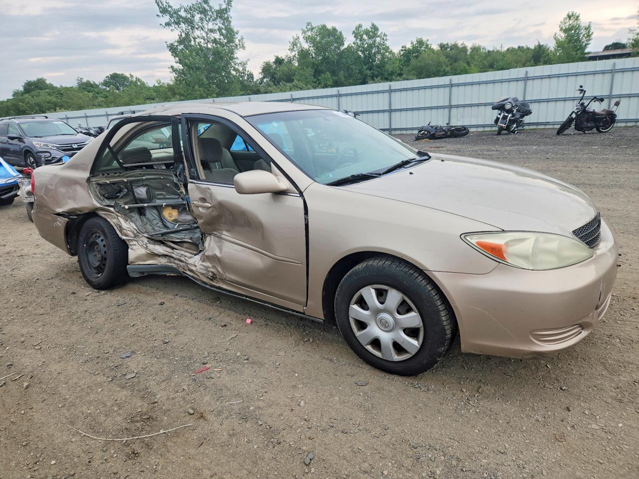 2004 Toyota Camry Le Золотой vin: 4T1BE32K04U355139