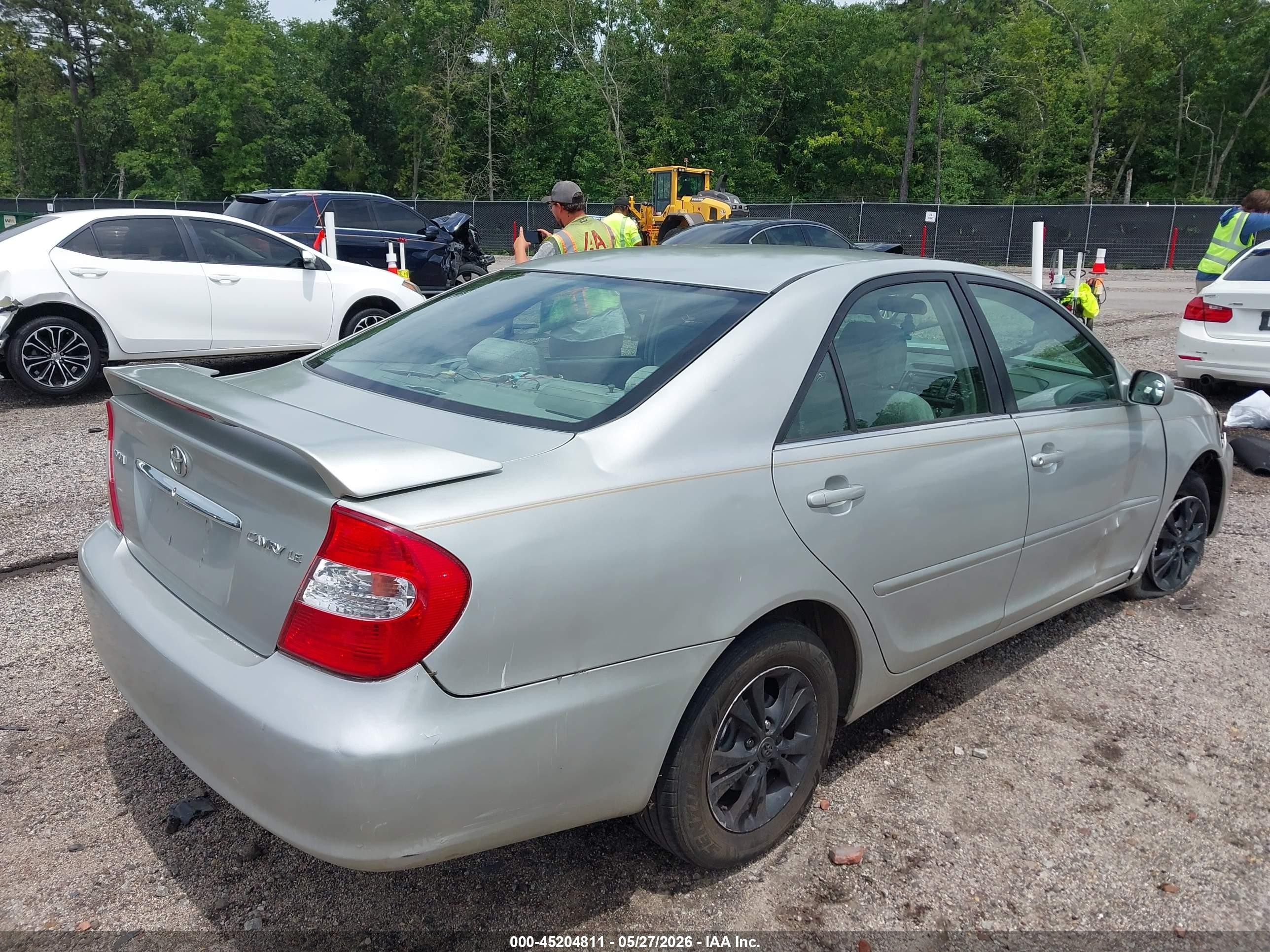 2004 Toyota Camry Le Silver vin: 4T1BE32K04U380204