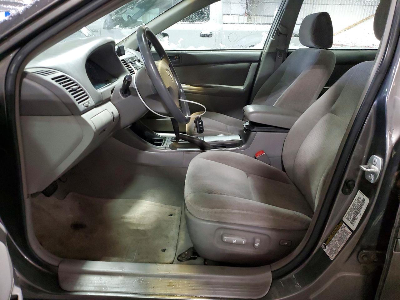 2004 Toyota Camry Le Gray vin: 4T1BE32K04U796544