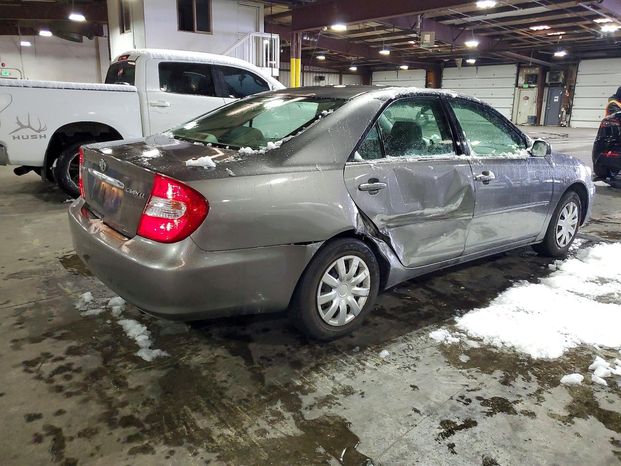2004 Toyota Camry Le Gray vin: 4T1BE32K04U796544