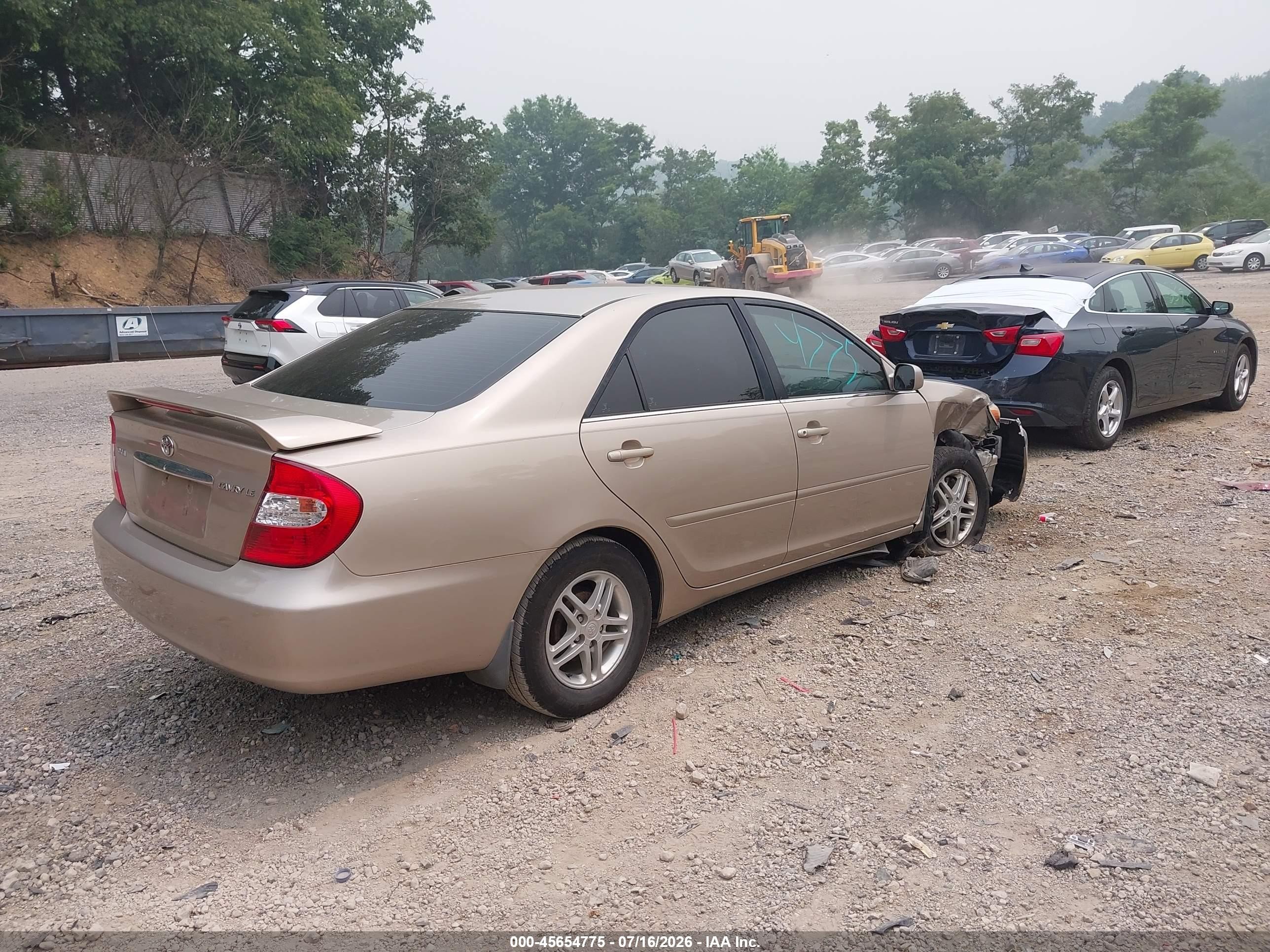 2004 Toyota Camry Le Tan vin: 4T1BE32K04U811995