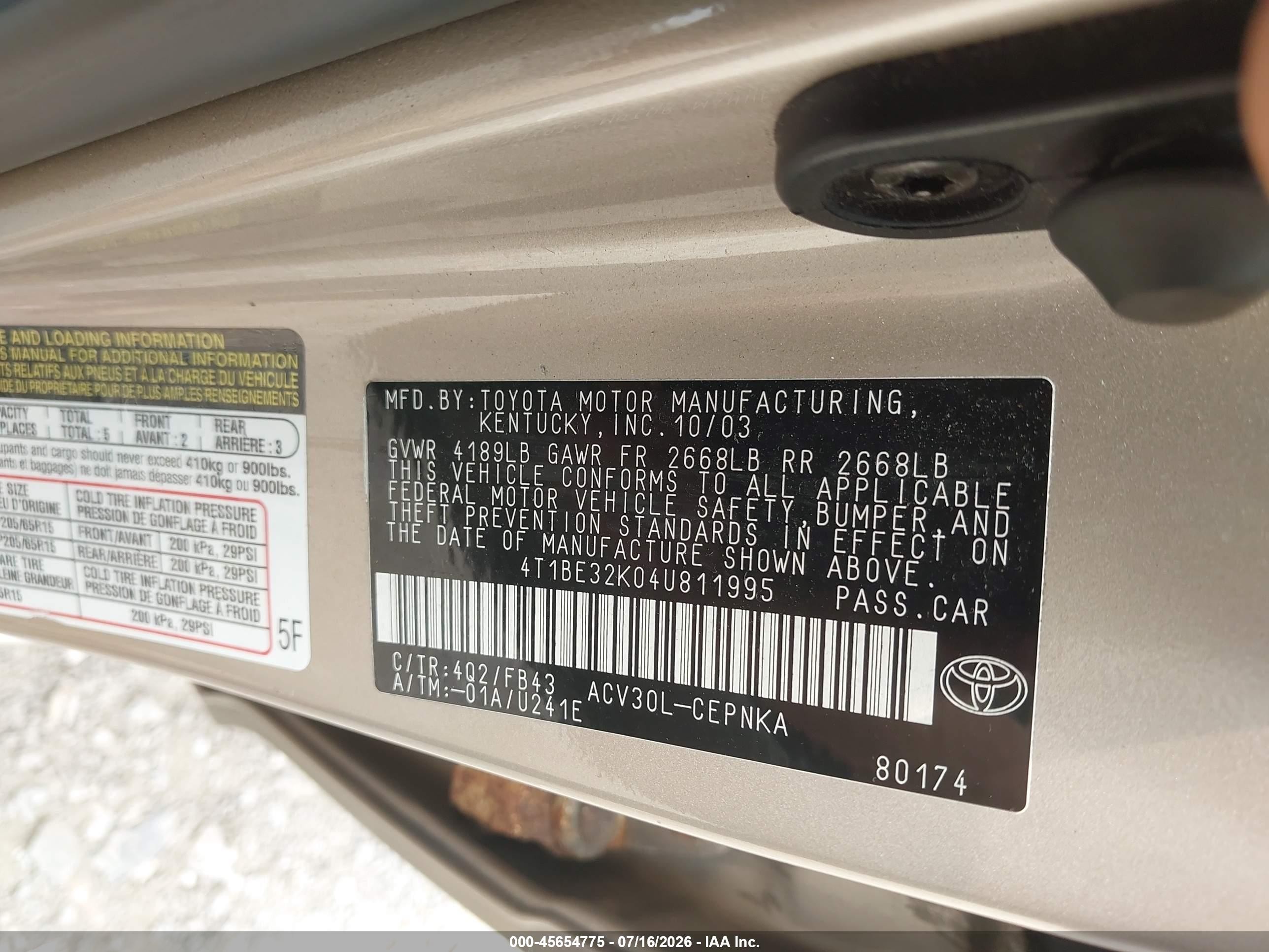 2004 Toyota Camry Le Tan vin: 4T1BE32K04U811995