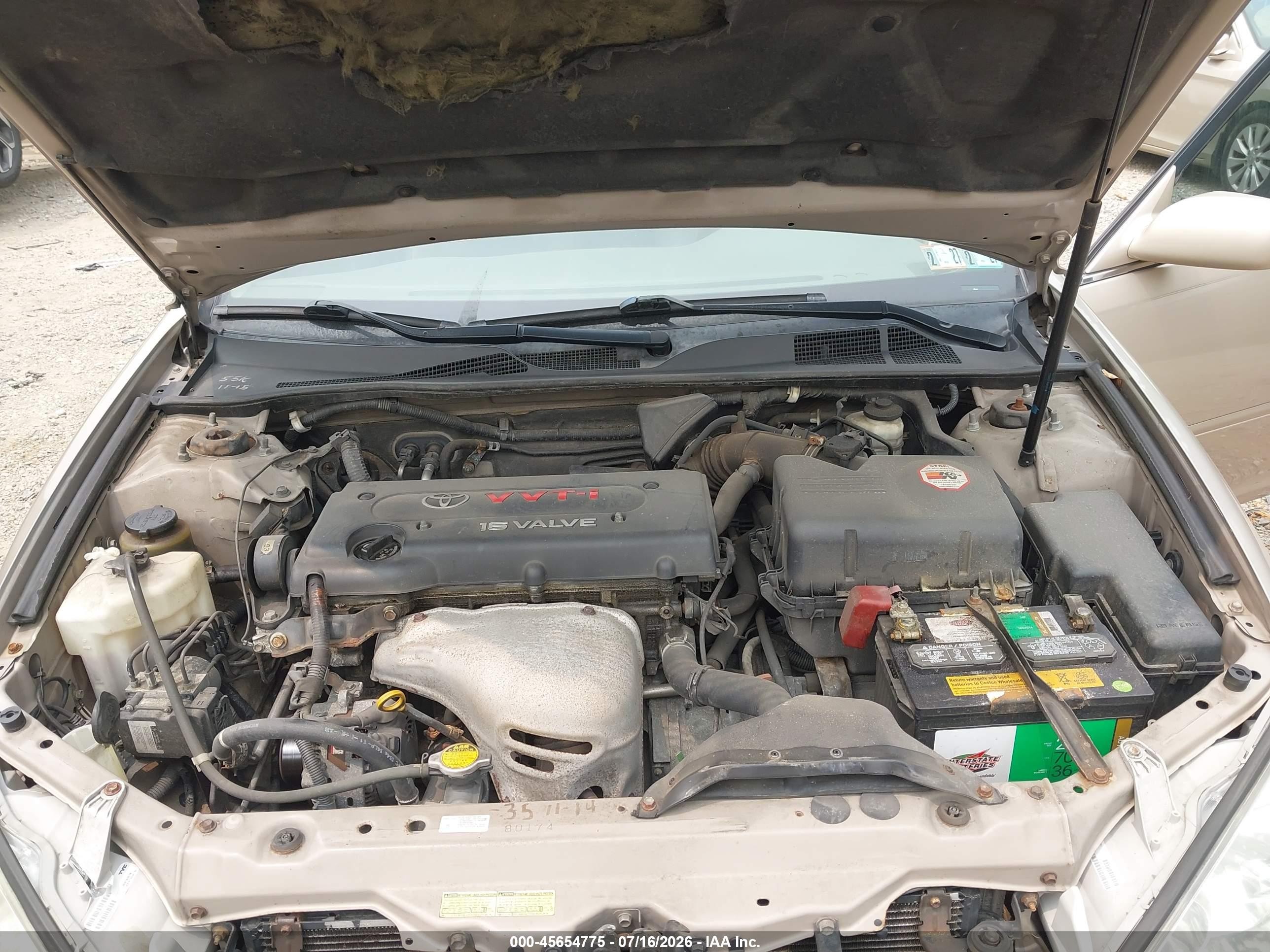 2004 Toyota Camry Le Tan vin: 4T1BE32K04U811995