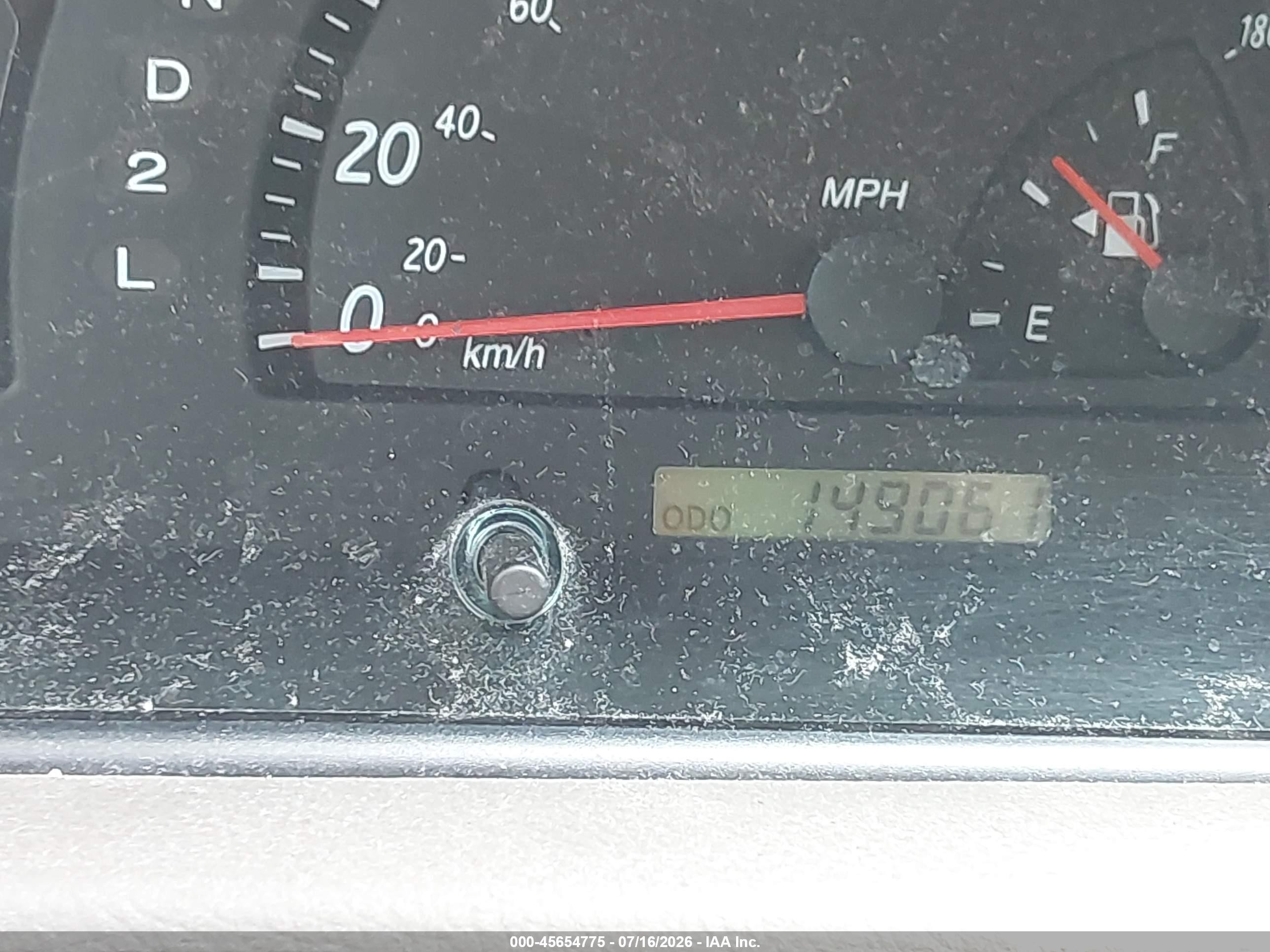 2004 Toyota Camry Le Tan vin: 4T1BE32K04U811995