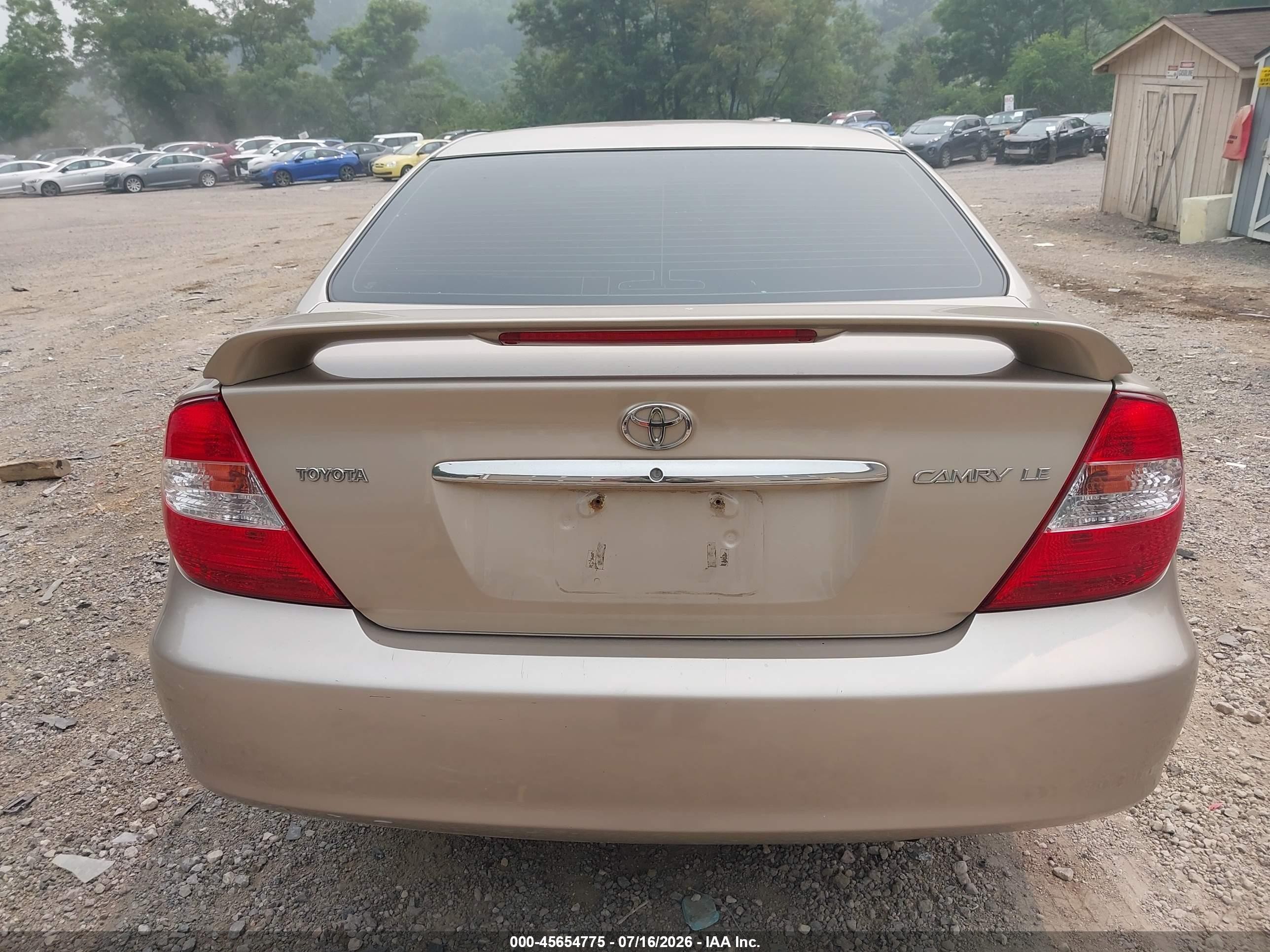2004 Toyota Camry Le Tan vin: 4T1BE32K04U811995