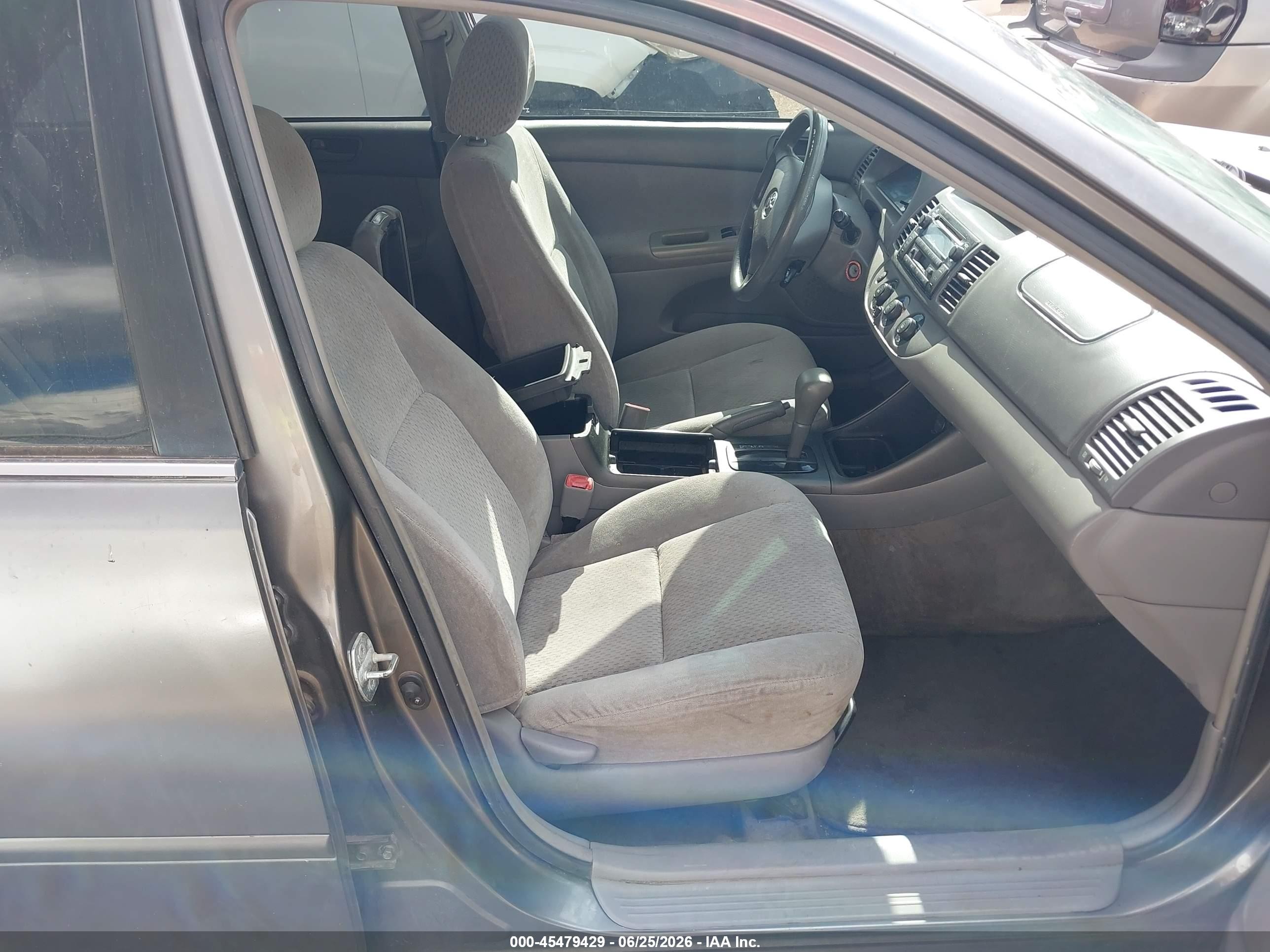 2004 Toyota Camry Le Gray vin: 4T1BE32K04U869623