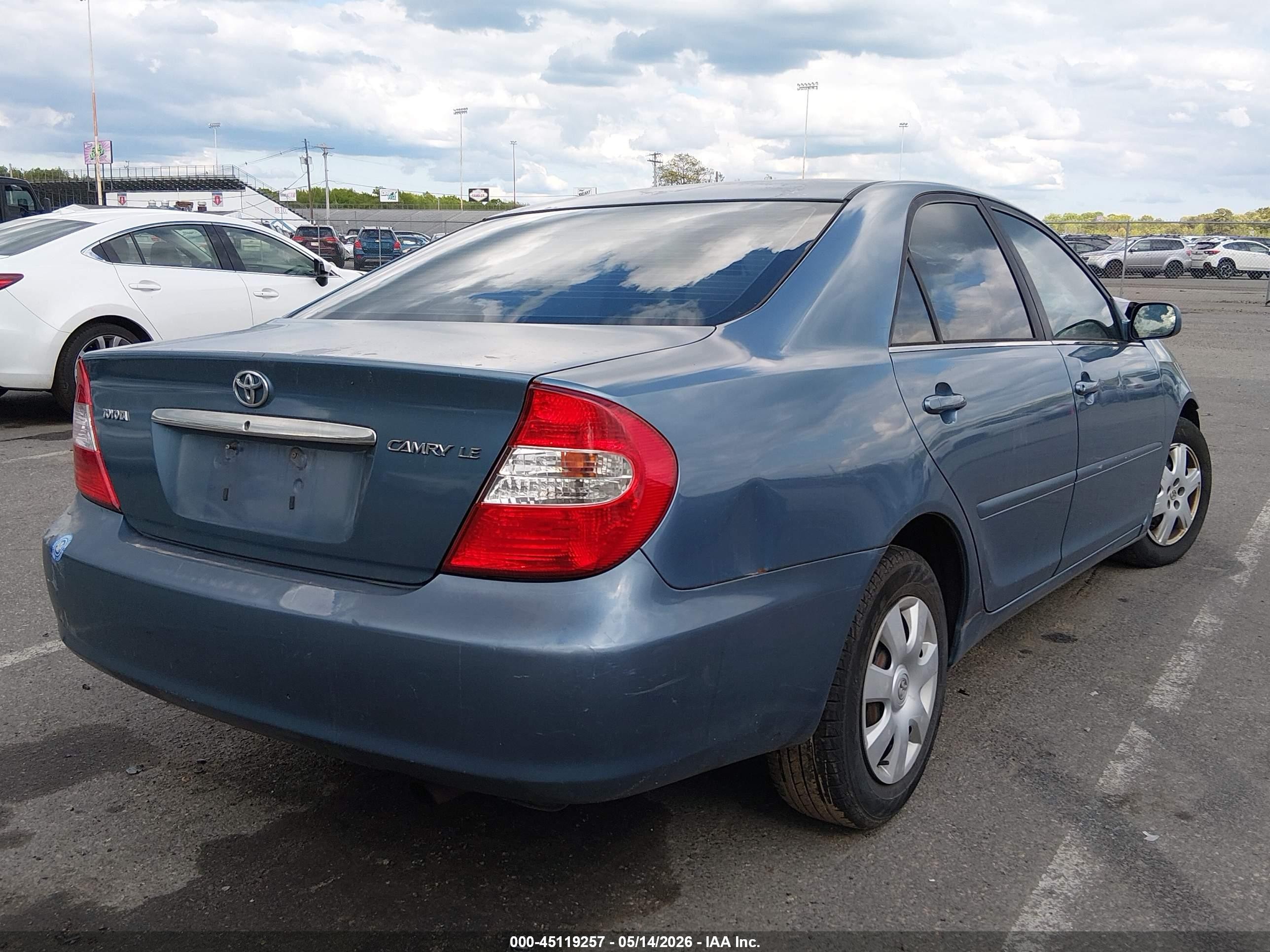 2004 Toyota Camry Le Синий vin: 4T1BE32K04U883375